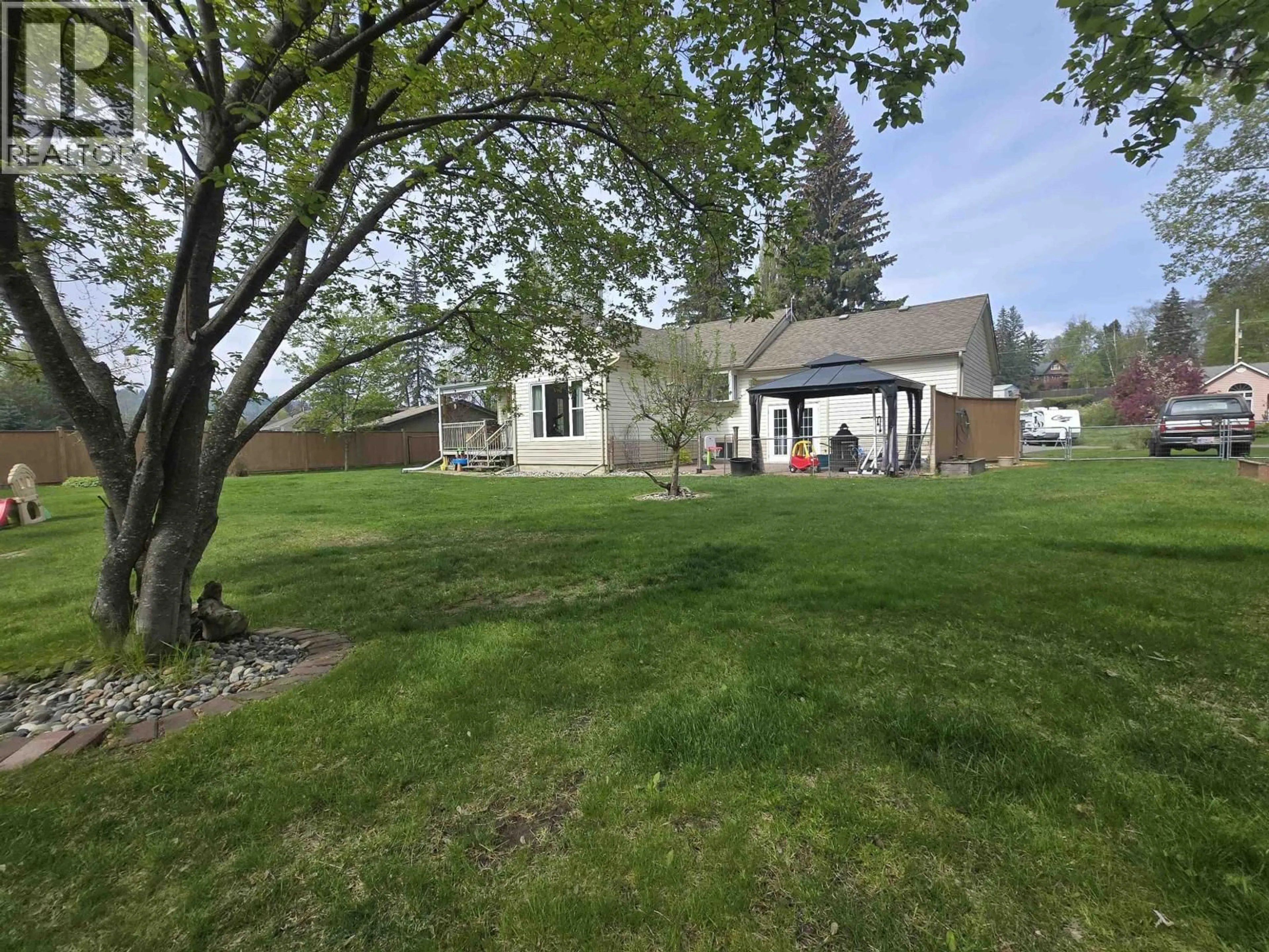 A pic from outside/outdoor area/front of a property/back of a property/a pic from drone, street for 1384 MOFFAT AVENUE, Quesnel British Columbia V2J3A7