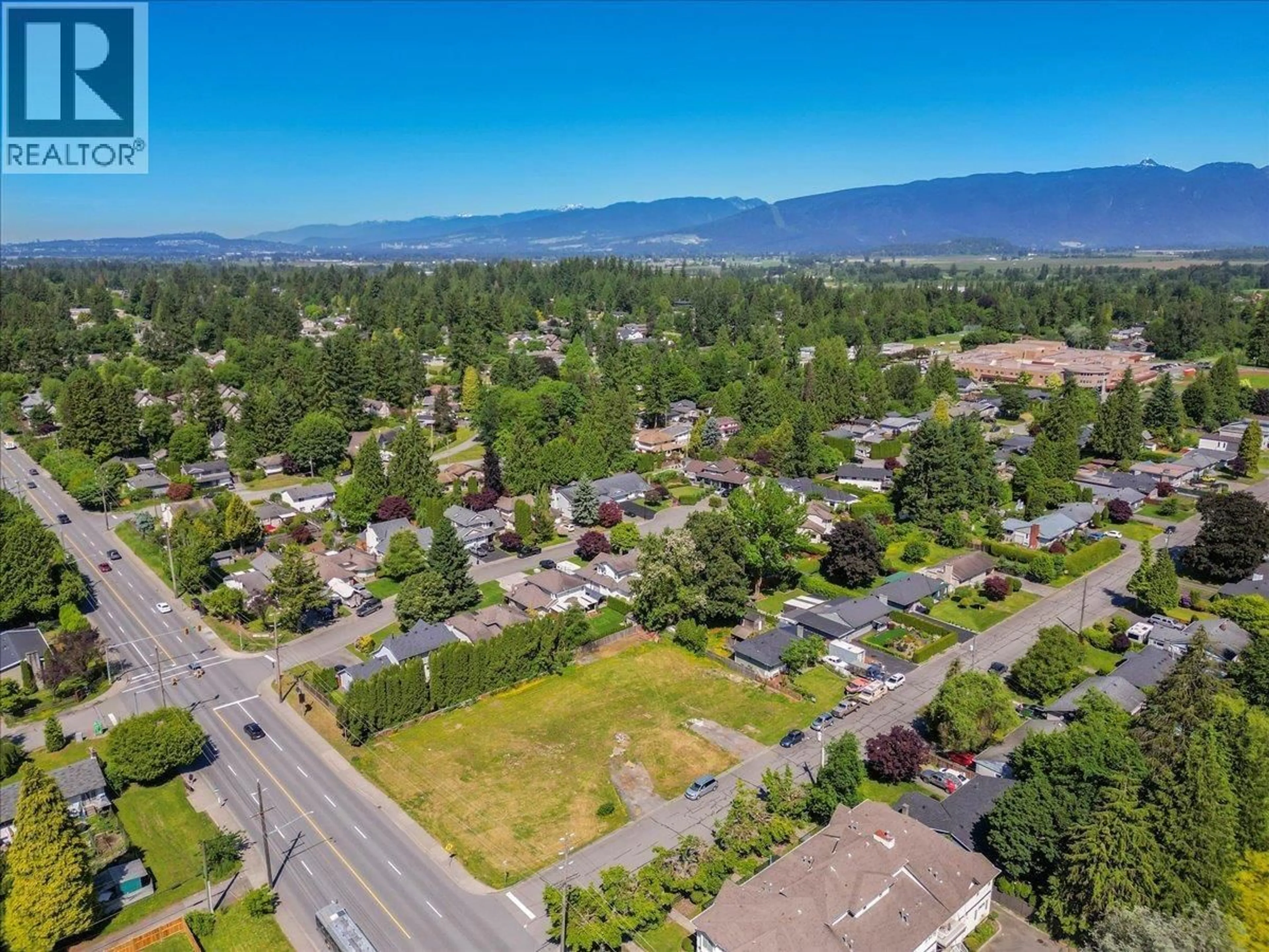 A pic from outside/outdoor area/front of a property/back of a property/a pic from drone, mountain view for 12039 220 STREET, Maple Ridge British Columbia V2X5R6