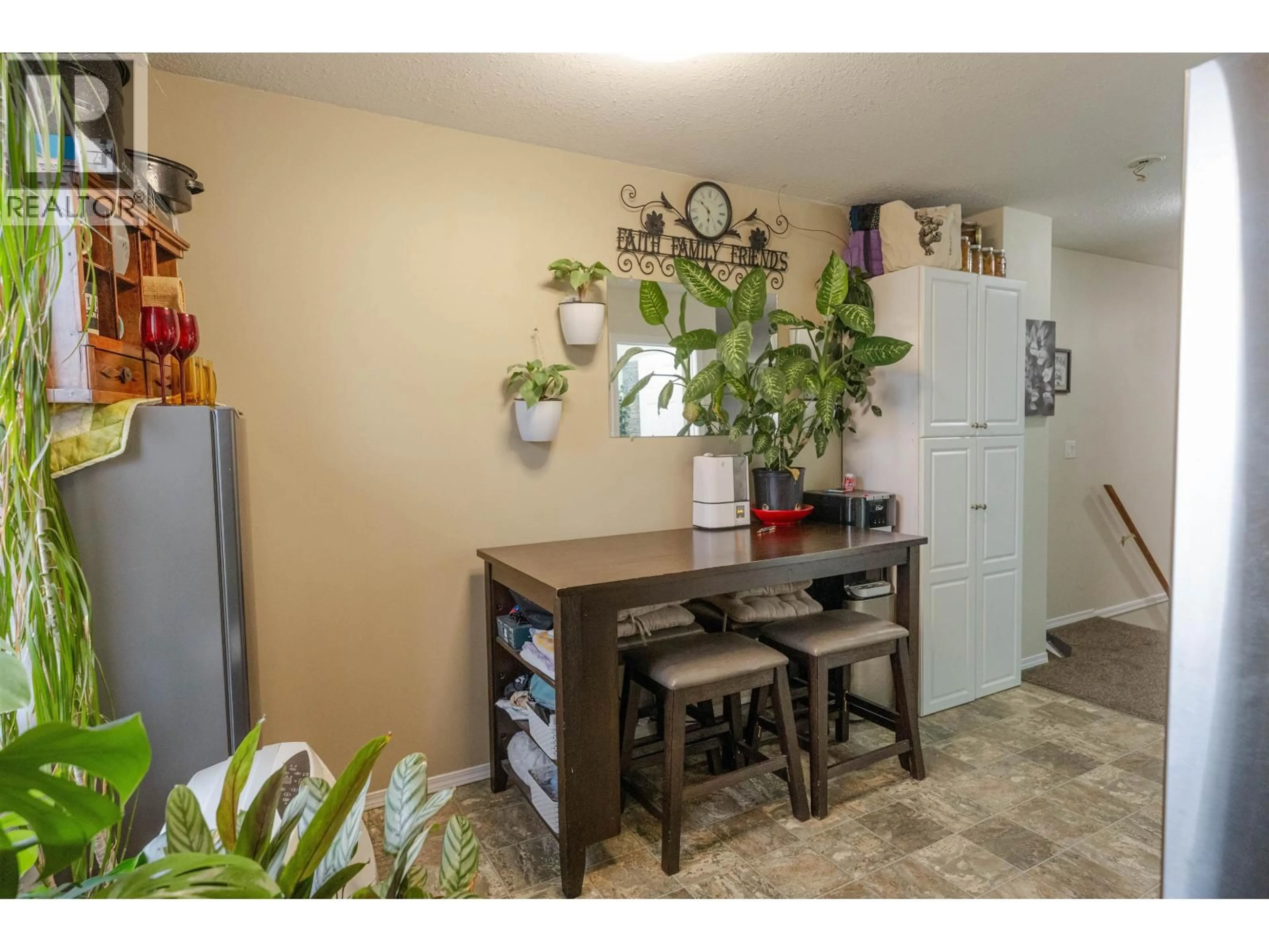 Indoor entryway for 10219 102 AVENUE, Fort St. John British Columbia V1J2E4