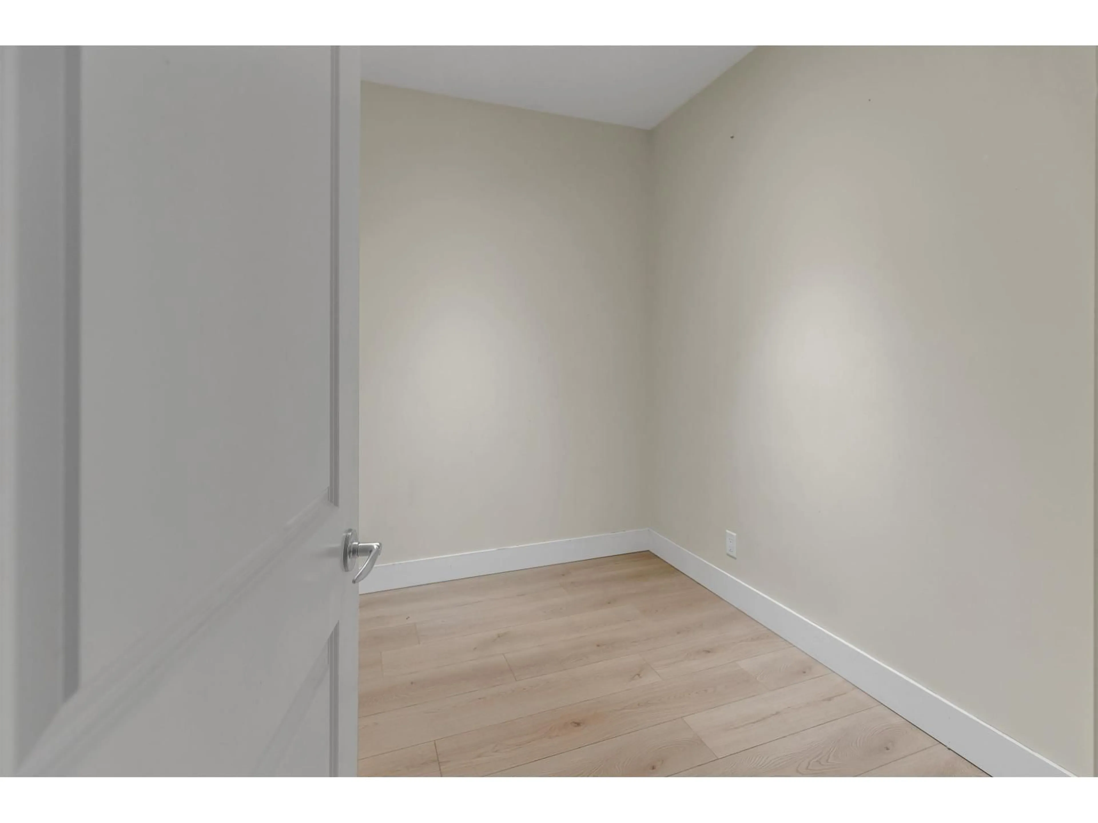 A pic of a room for 104 - 2632 PAULINE, Abbotsford British Columbia V2S3S2