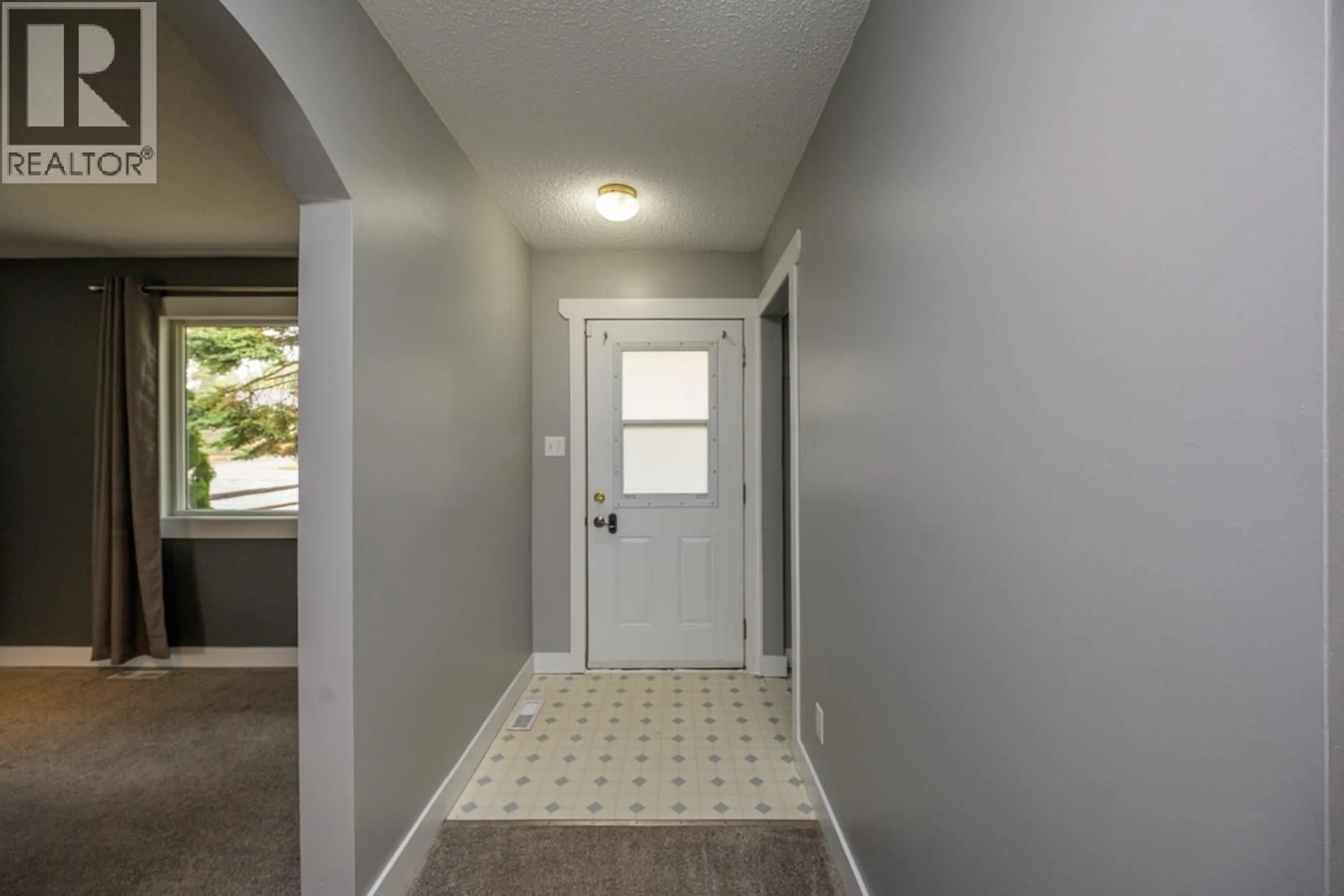 Indoor entryway for 8230 PETER ROAD, Prince George British Columbia V2K2W2
