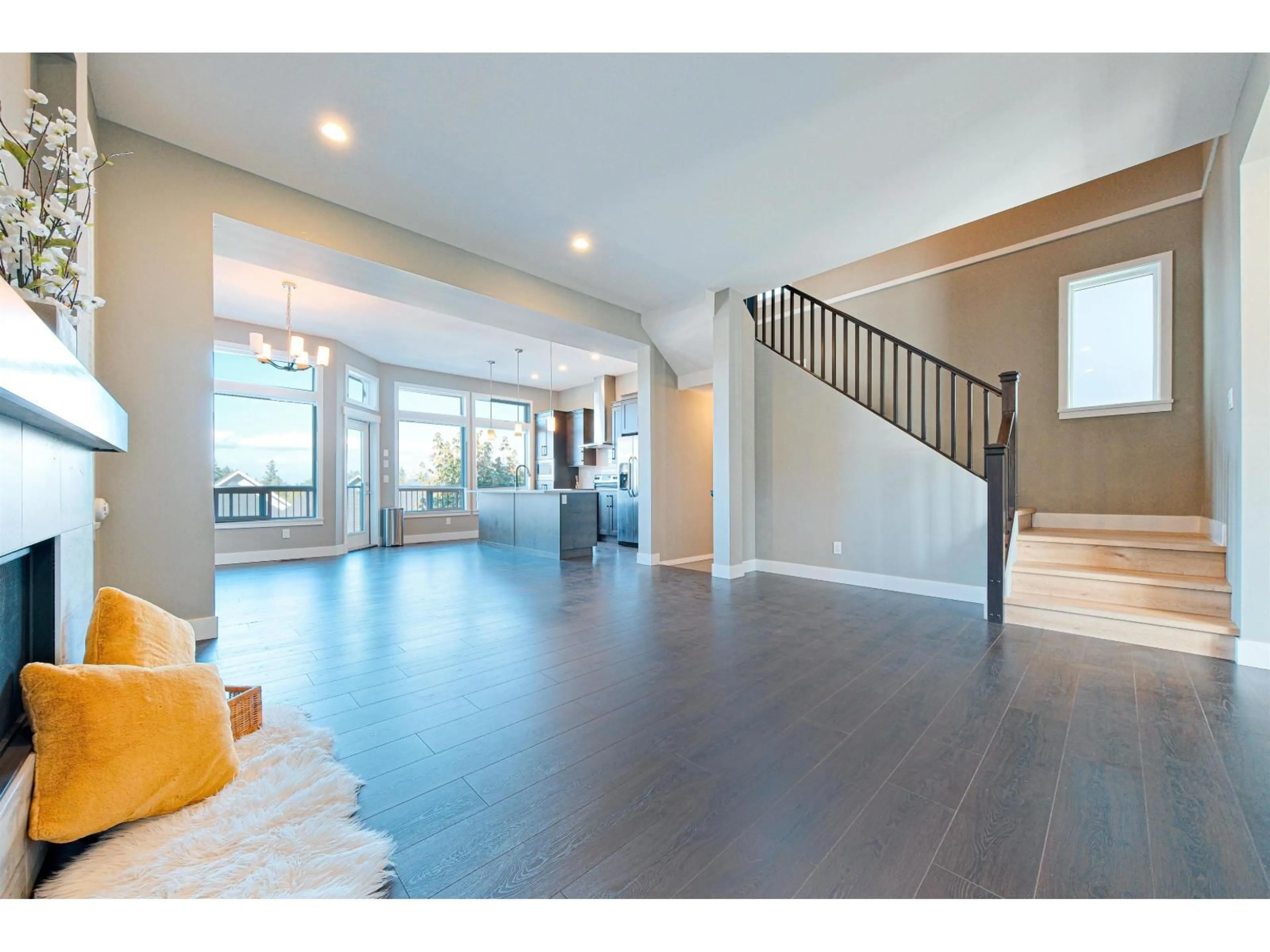Indoor entryway for 15855 29A, Surrey British Columbia V3Z0N4