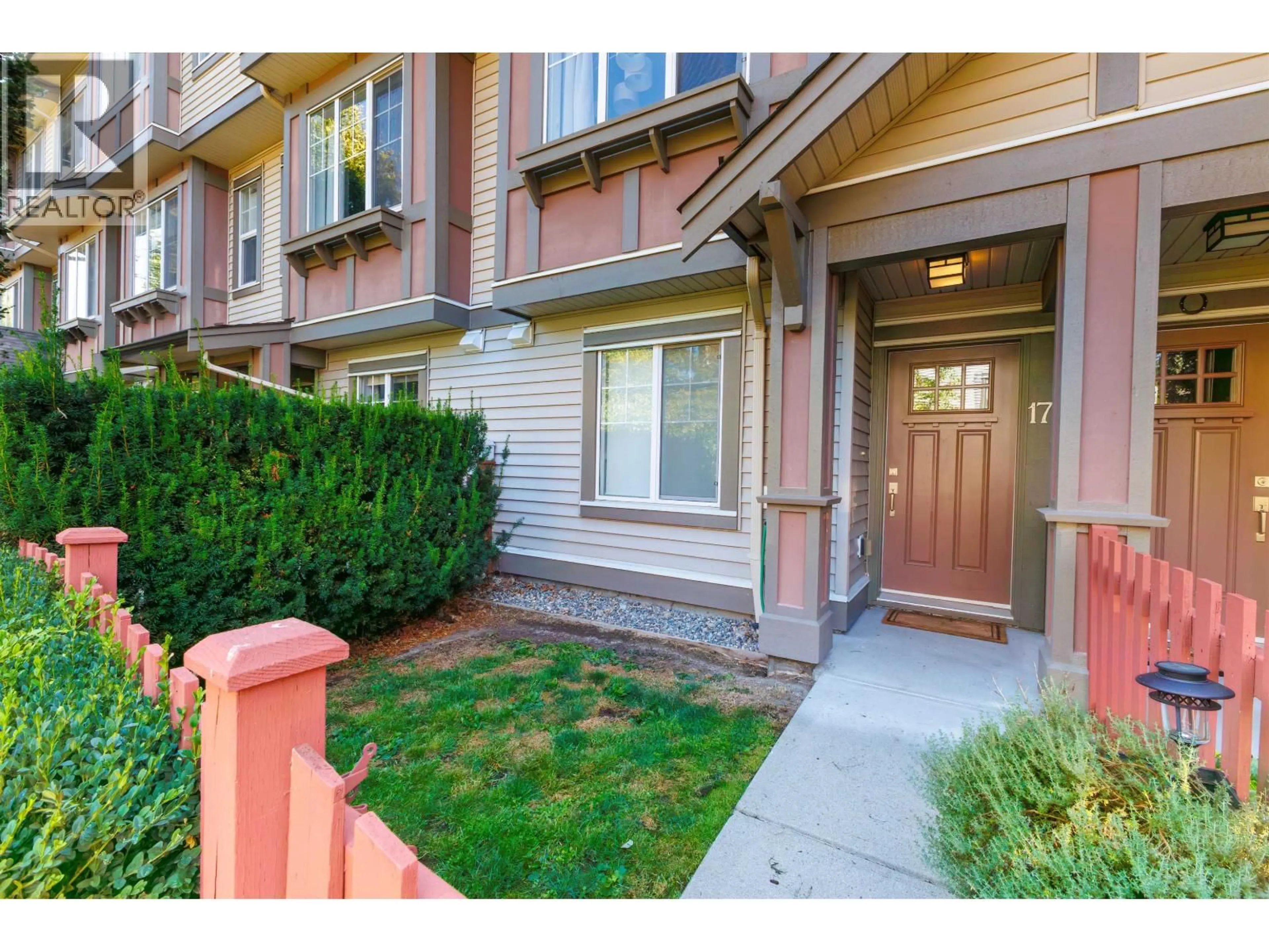 Indoor entryway for 17 - 10151 240TH STREET, Maple Ridge British Columbia V2W0G9