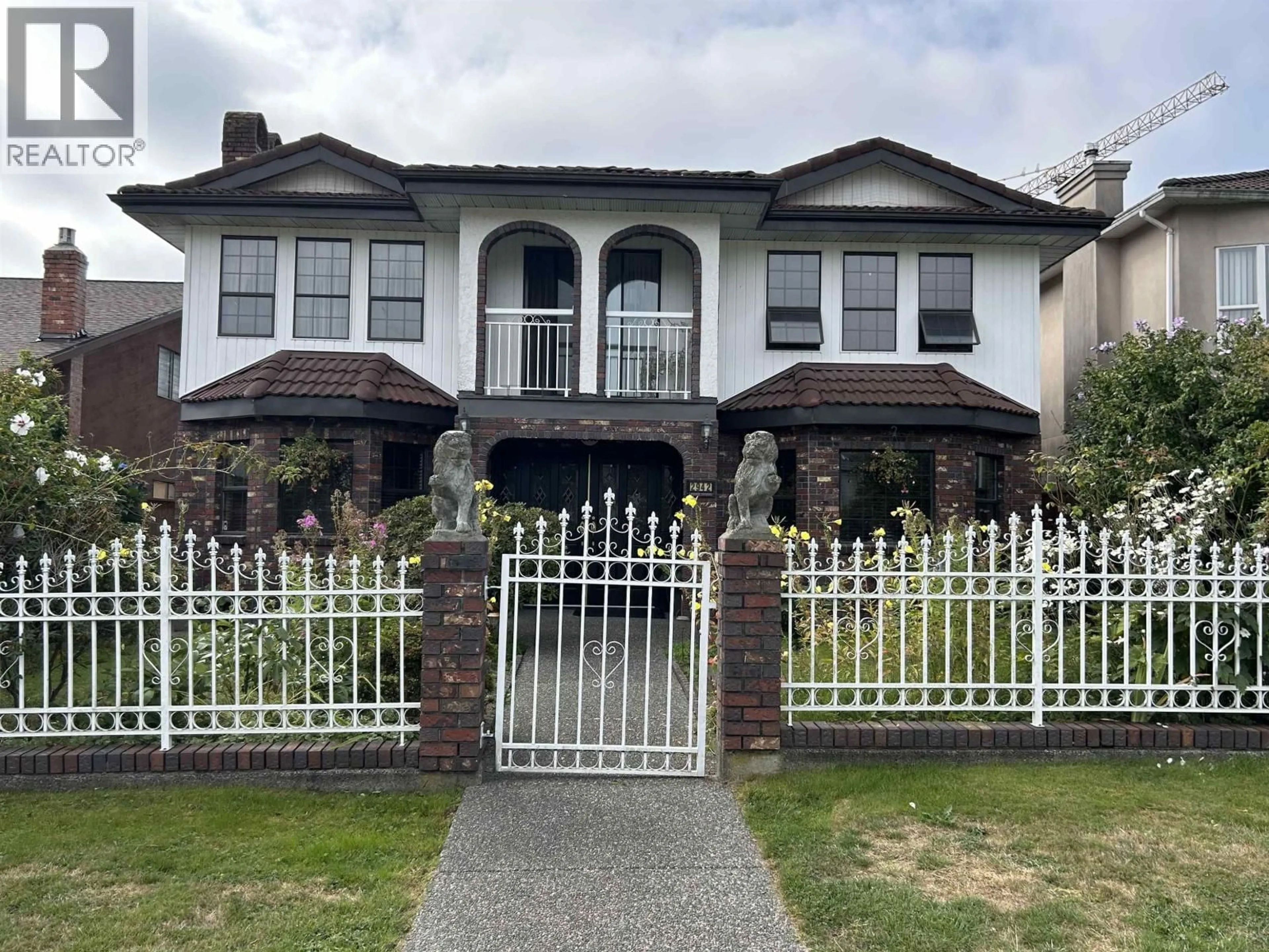 Unknown for 2942 ADANAC STREET, Vancouver British Columbia V5K2N5
