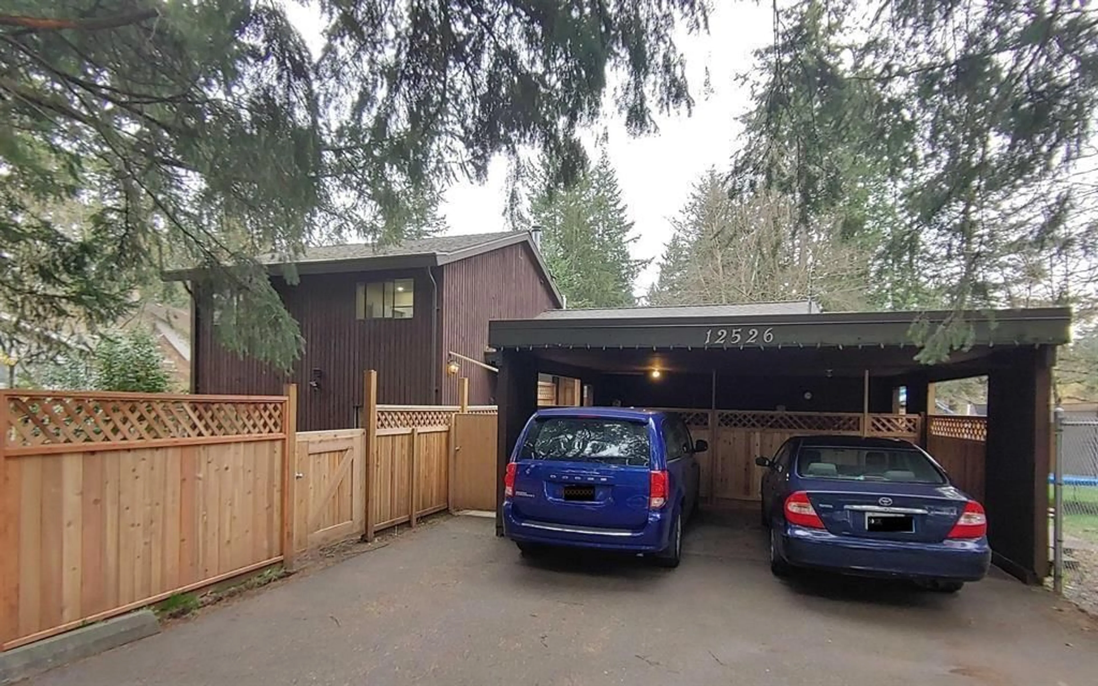 Unknown for 12526 56, Surrey British Columbia V3X2Y6
