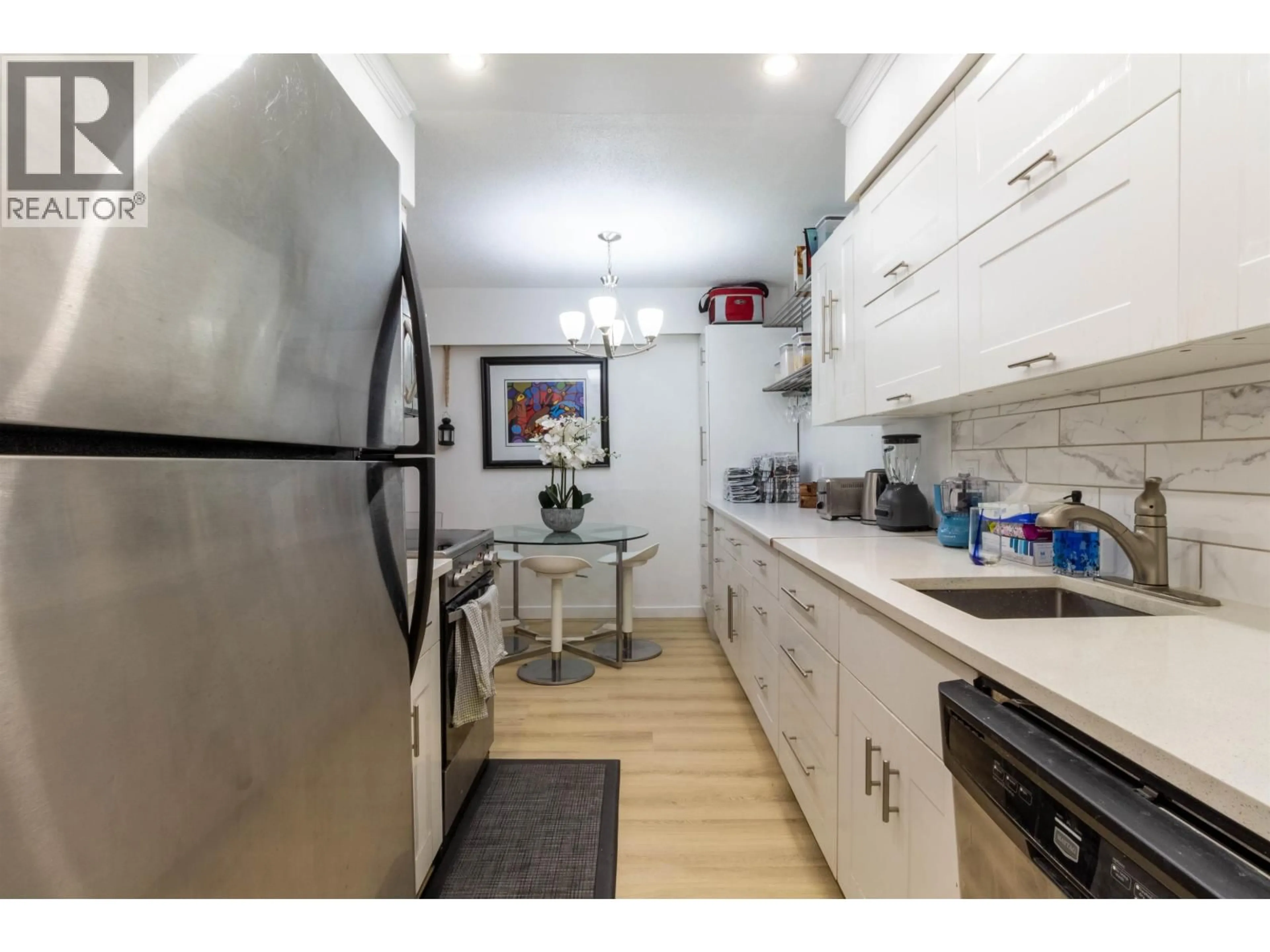 Standard kitchen, unknown for 106 - 7428 19TH AVENUE, Burnaby British Columbia V3N1E1