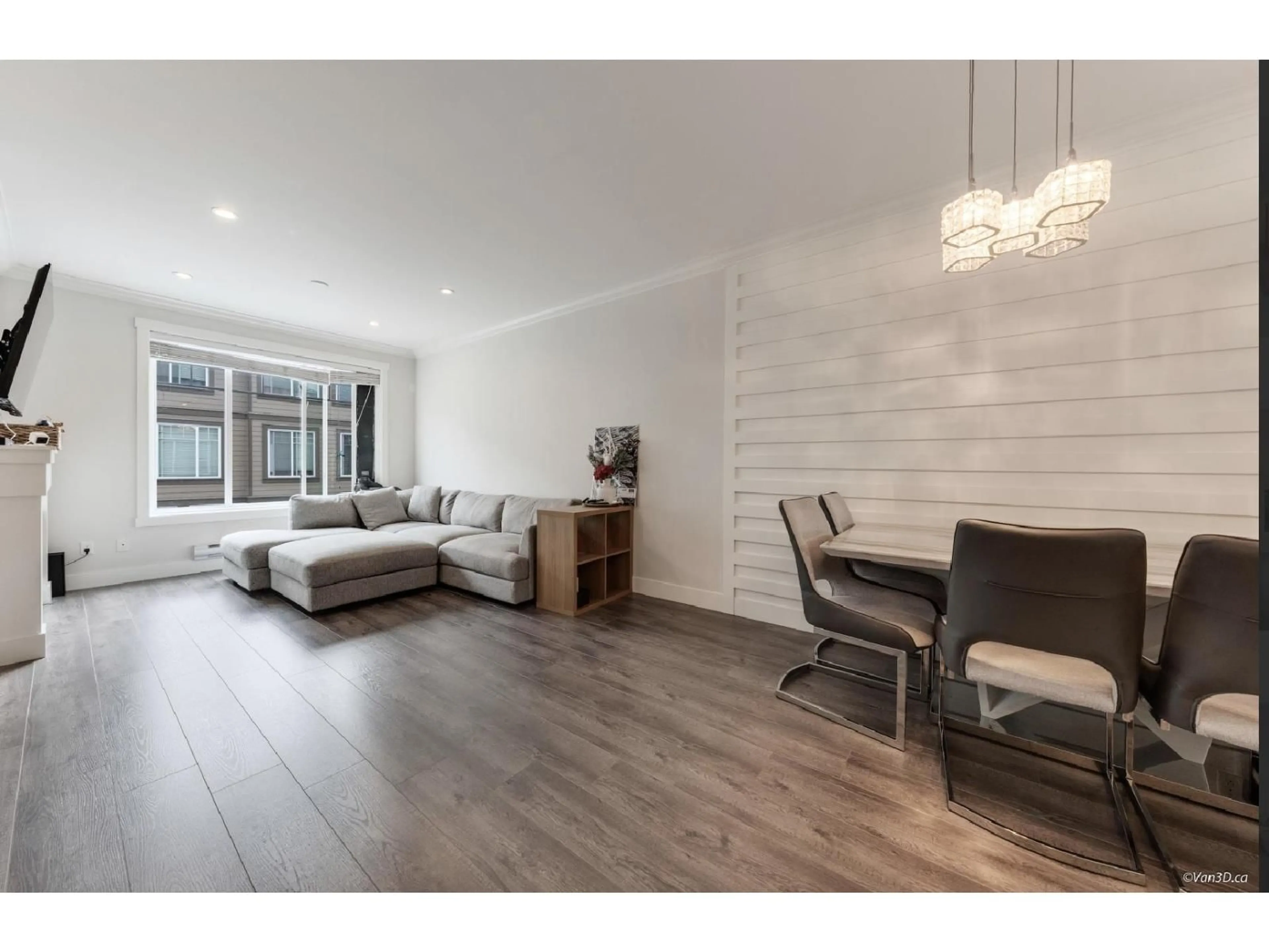 Living room with furniture, wood/laminate floor for 3 - 18818 71, Surrey British Columbia V4N6N9