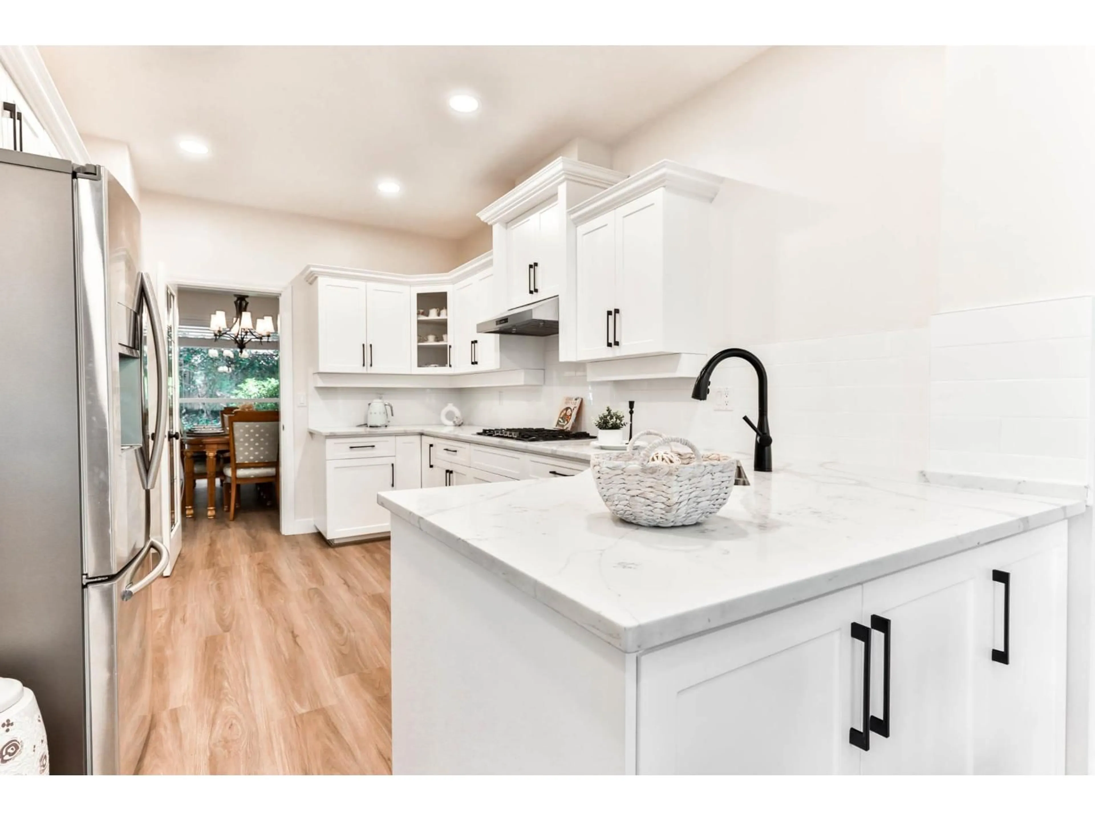Open concept kitchen, unknown for 103 - 15350 SEQUOIA, Surrey British Columbia V3S8N5