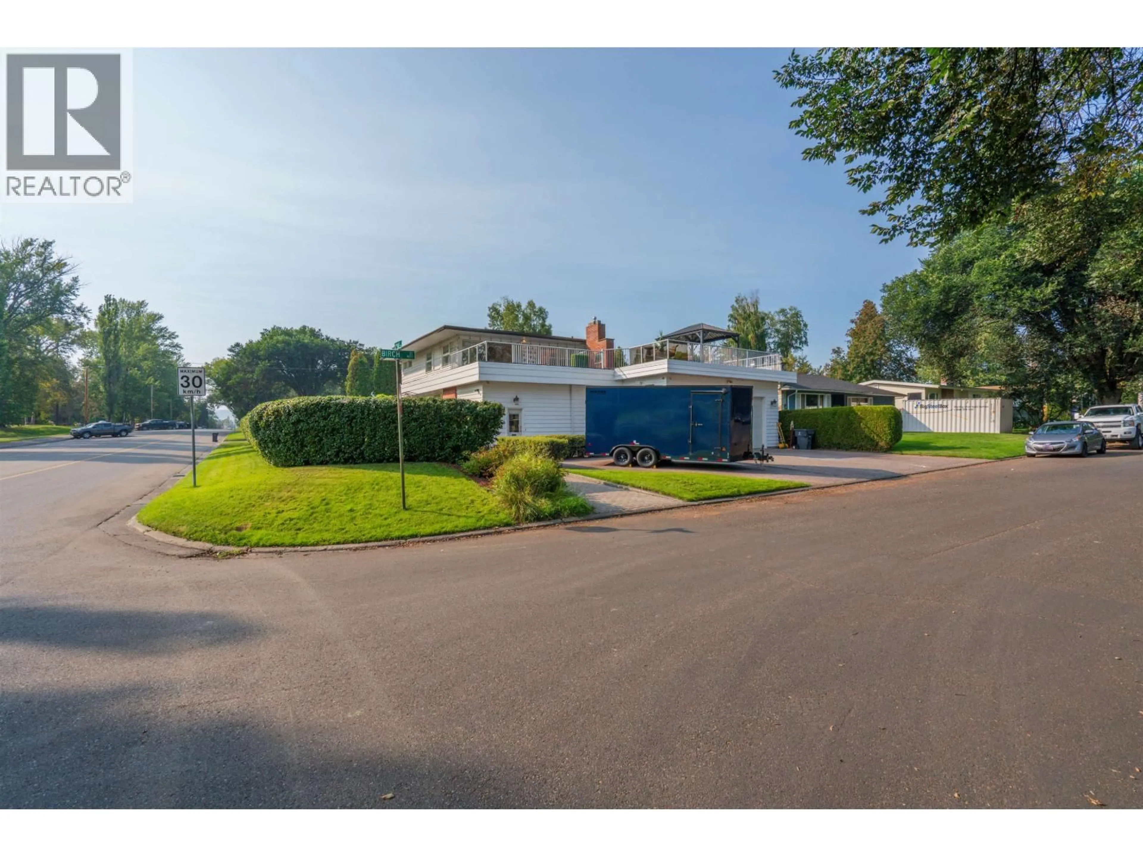 A pic from outside/outdoor area/front of a property/back of a property/a pic from drone, street for 1689 BIRCH STREET, Prince George British Columbia V2L1B3