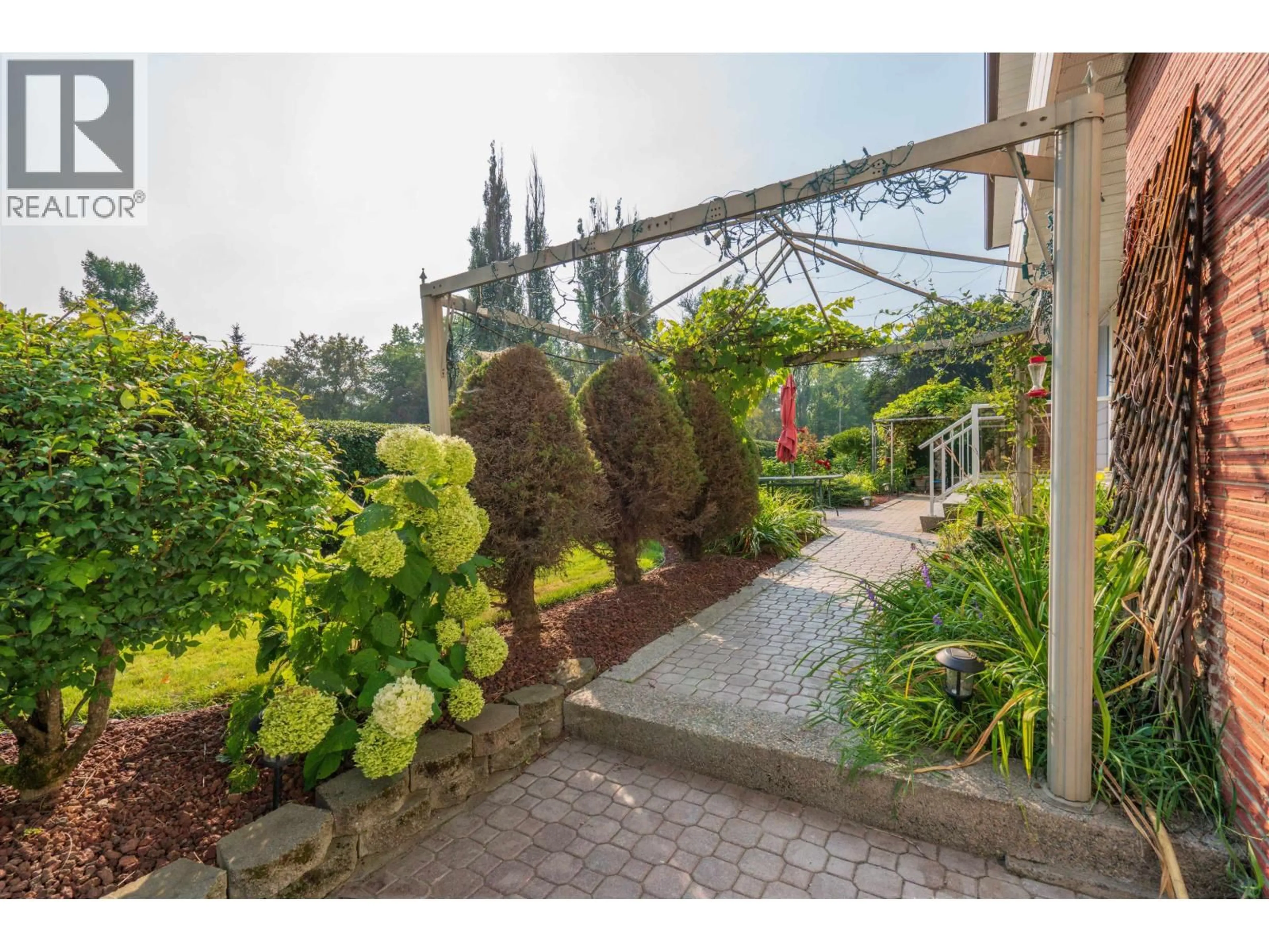 Patio, street for 1689 BIRCH STREET, Prince George British Columbia V2L1B3