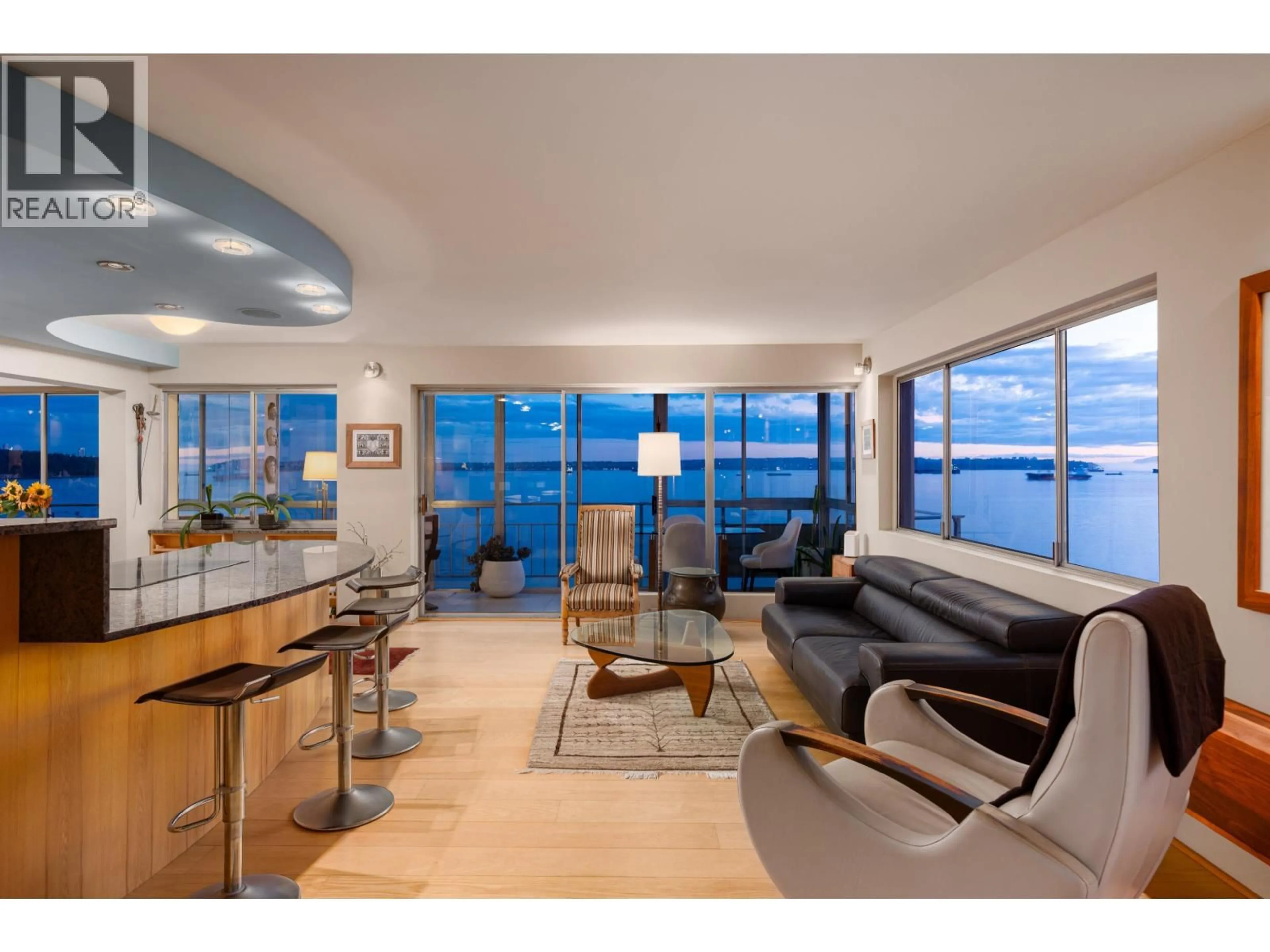 Living room with furniture, unknown for 1001-02 - 150 24TH STREET, West Vancouver British Columbia V7V4G8