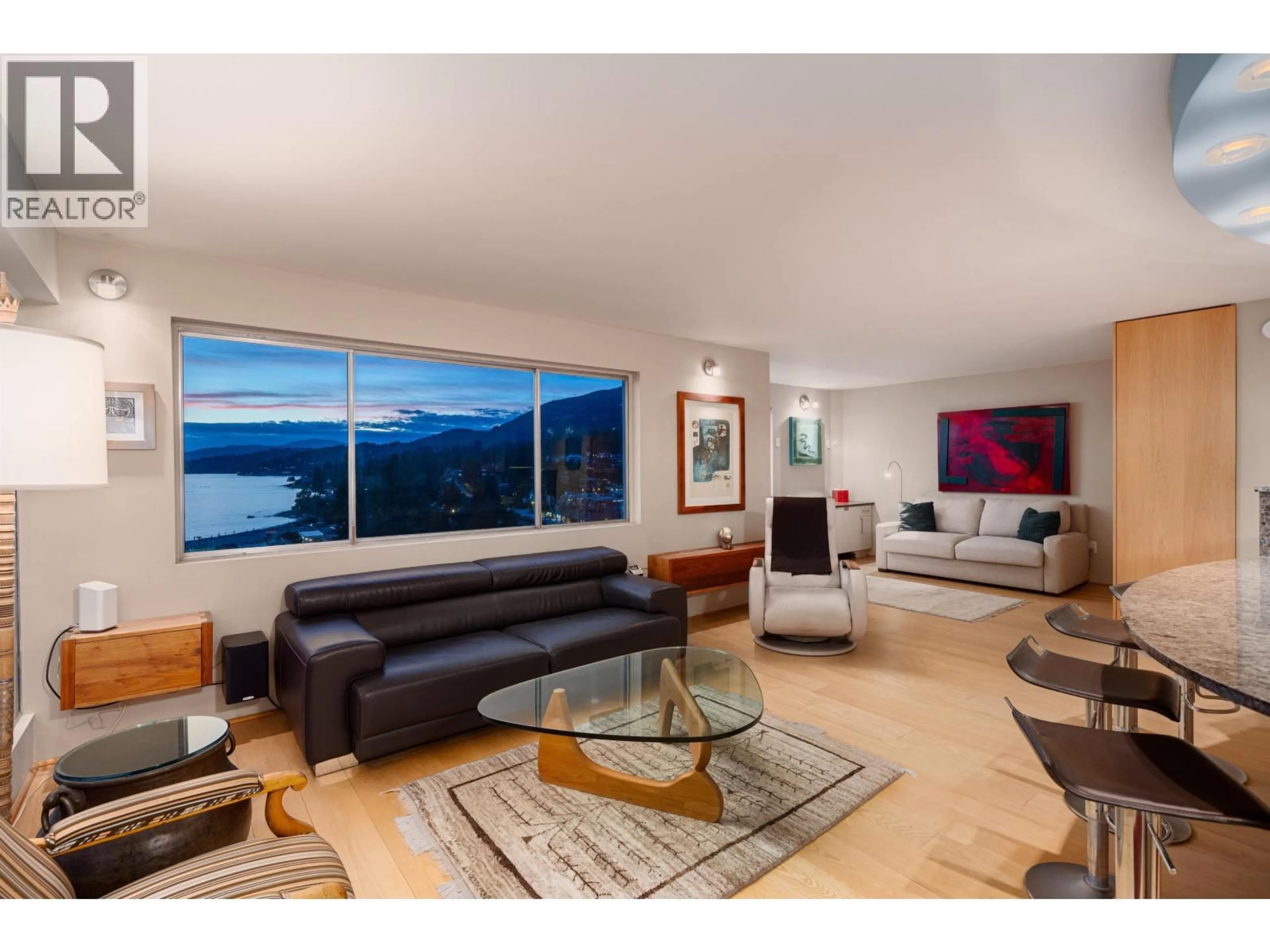 Living room with furniture, unknown for 1001-02 - 150 24TH STREET, West Vancouver British Columbia V7V4G8