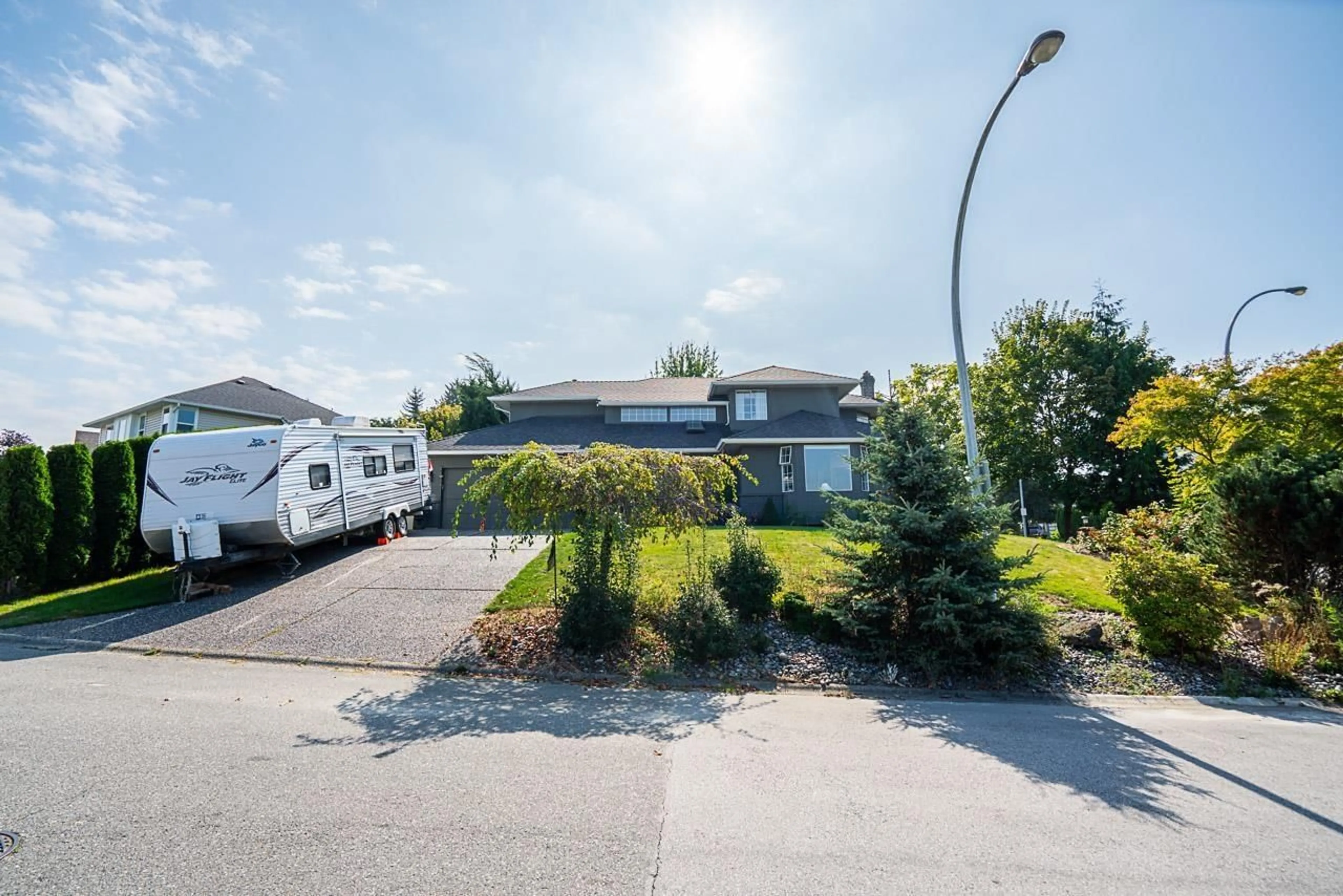 A pic from outside/outdoor area/front of a property/back of a property/a pic from drone, street for 6556 CLAYTONHILL, Surrey British Columbia V3S7N5