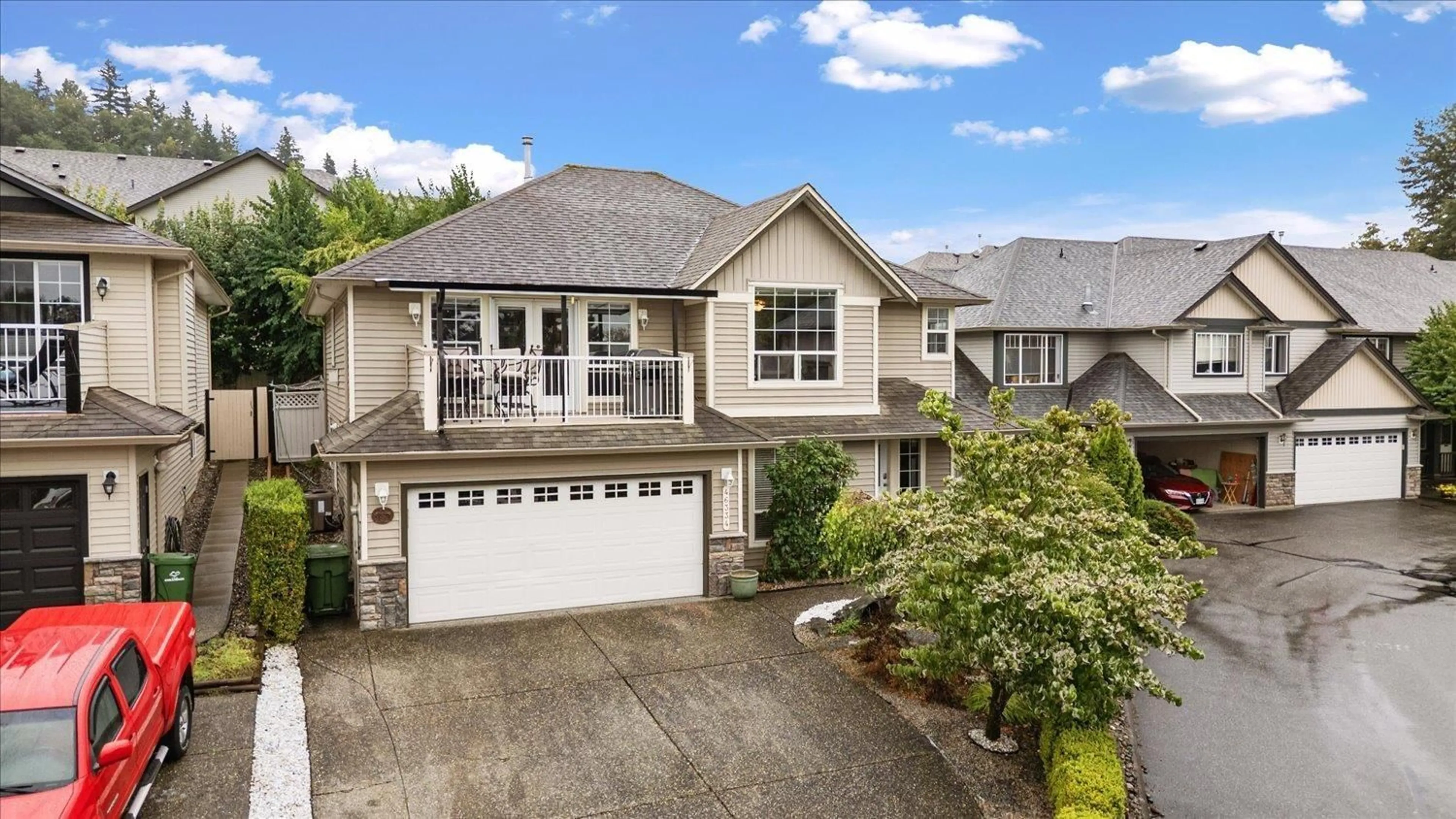 Home with vinyl exterior material, street for 46334 VALLEYVIEW ROAD, Chilliwack British Columbia V2R5R9