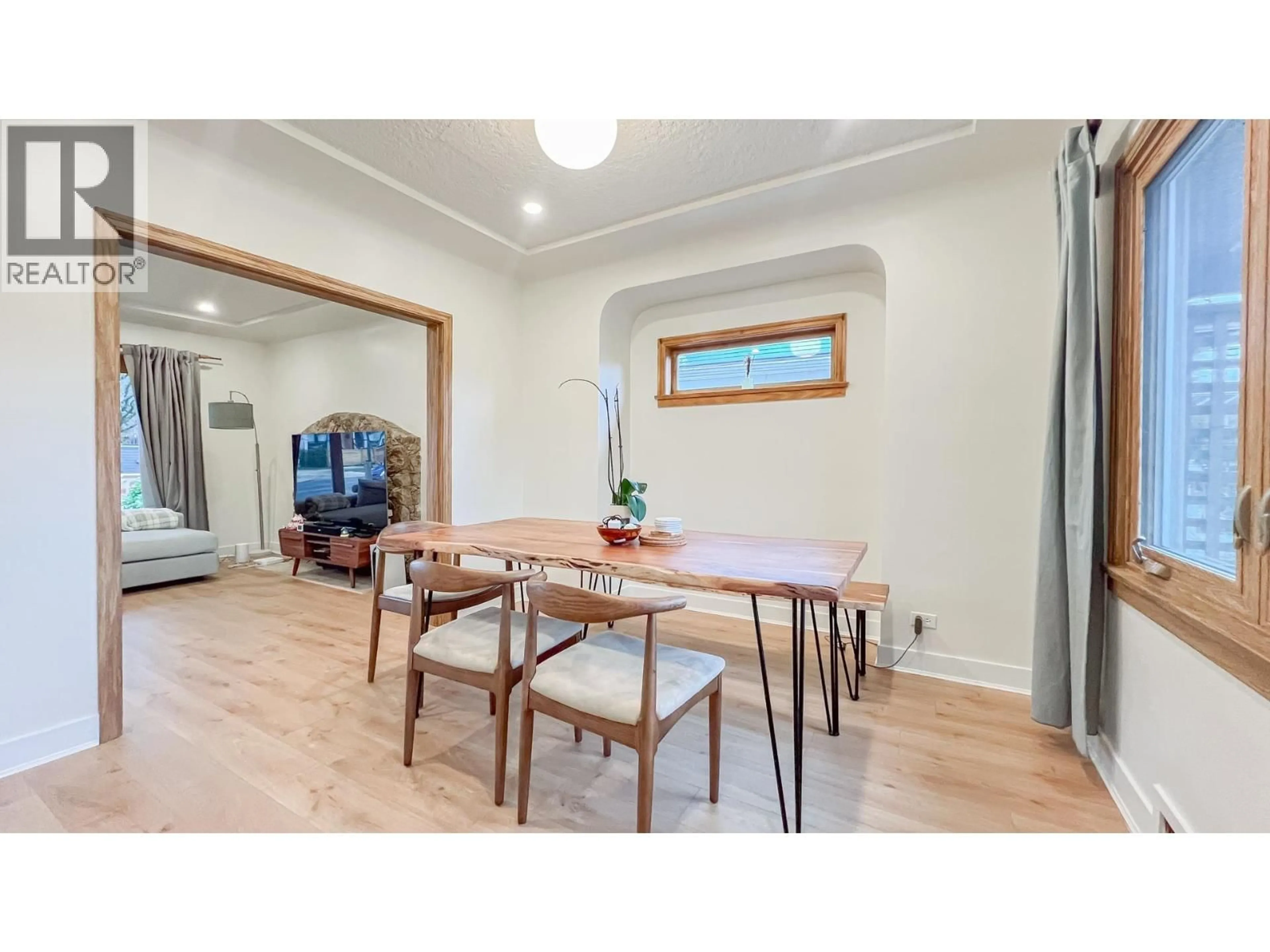Dining room, wood/laminate floor for 1165 26TH AVENUE, Vancouver British Columbia V5V2J8