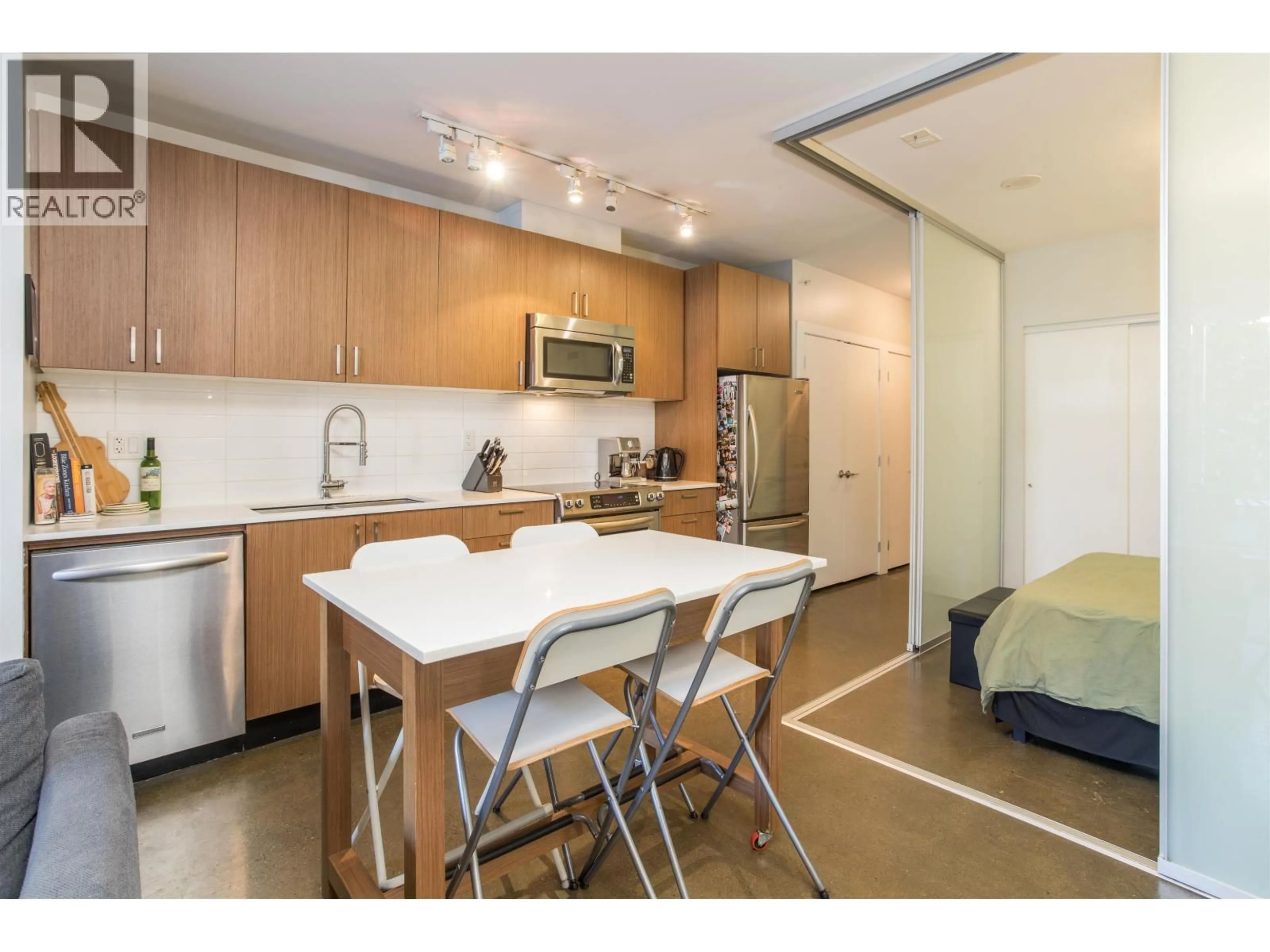 Standard kitchen, unknown for 310 - 221 UNION STREET, Vancouver British Columbia V6A0B4