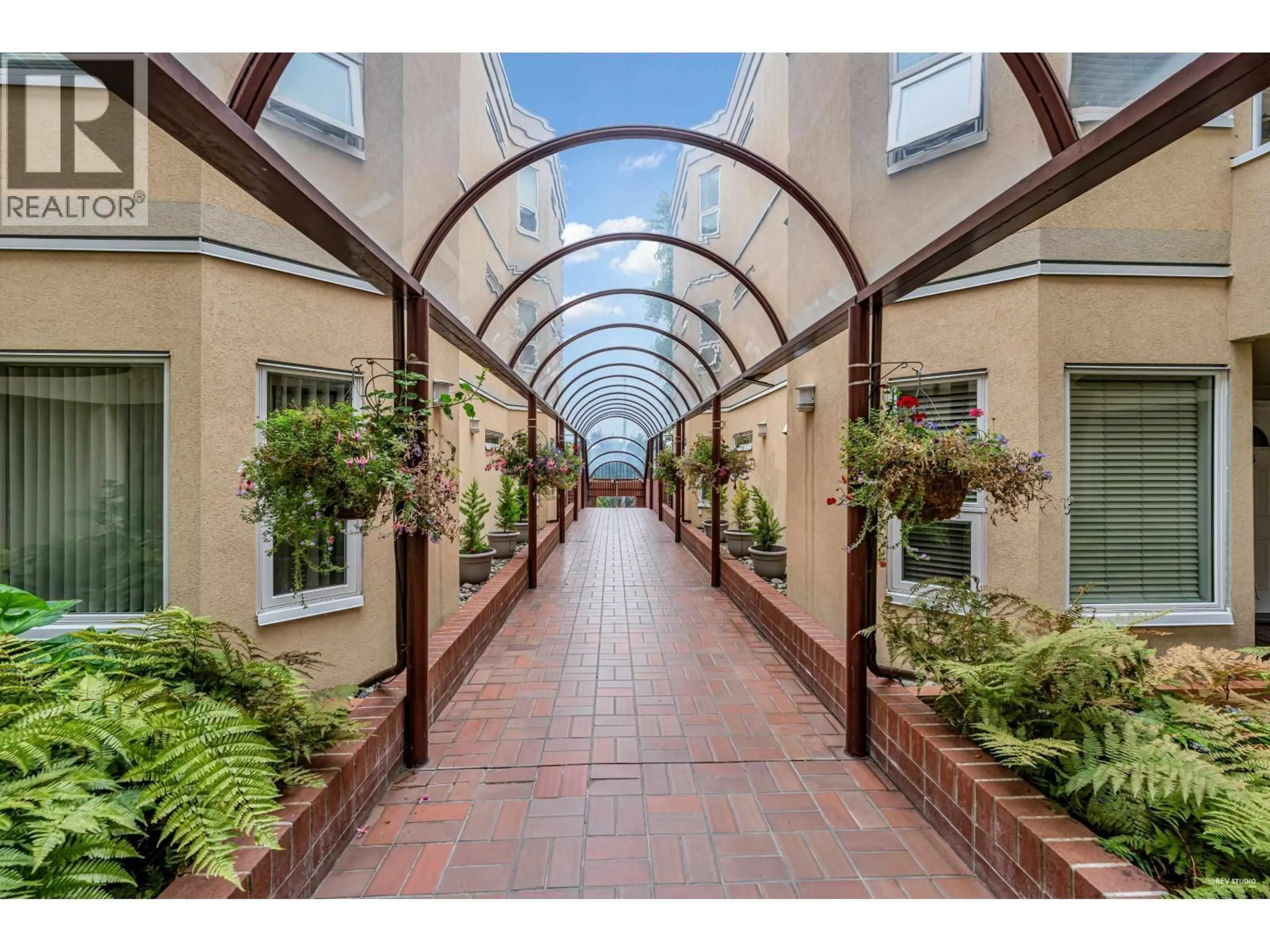Indoor foyer for 221 - 7251 MINORU BOULEVARD, Richmond British Columbia V6Y3P5