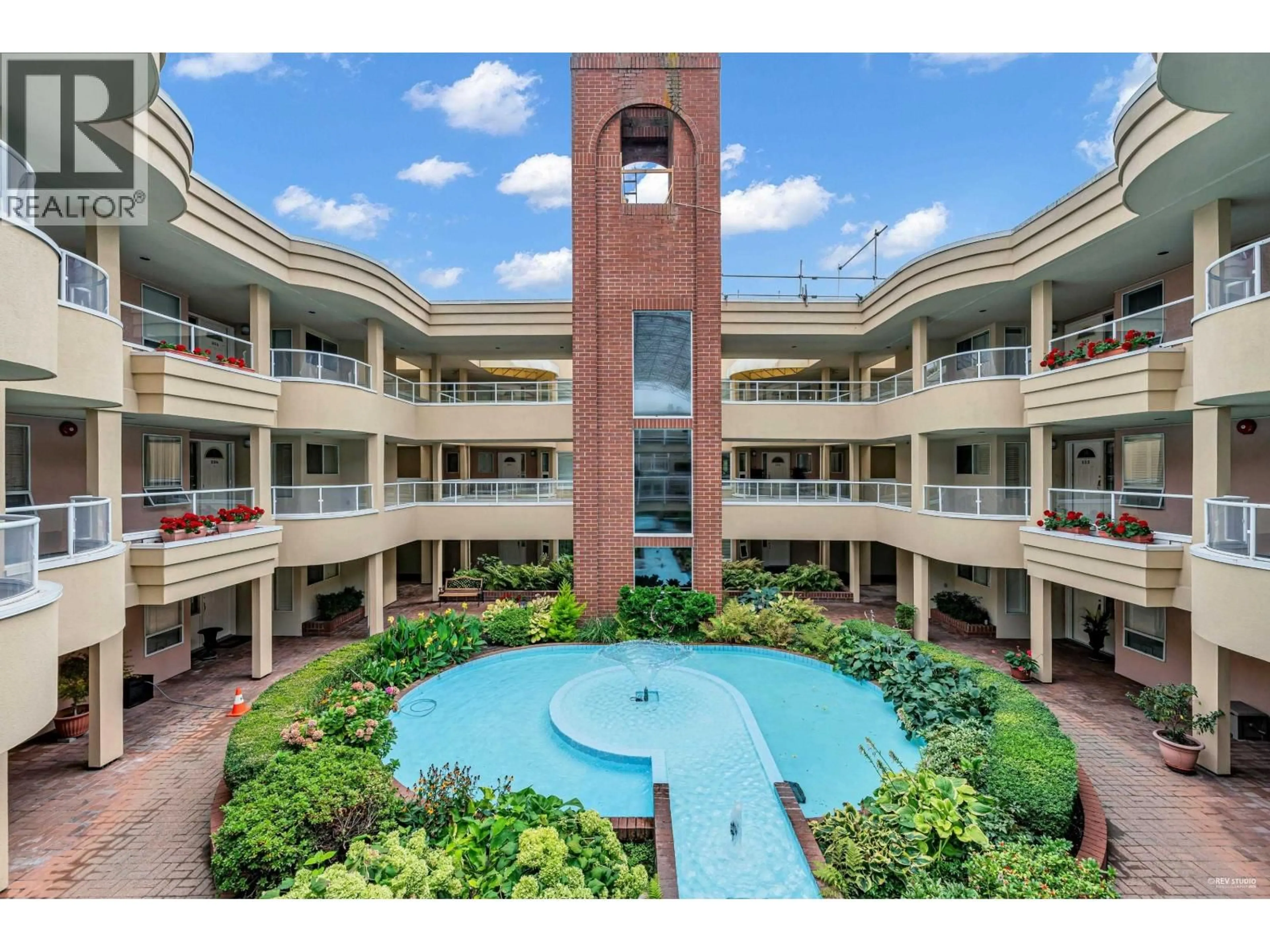 Indoor foyer for 221 - 7251 MINORU BOULEVARD, Richmond British Columbia V6Y3P5