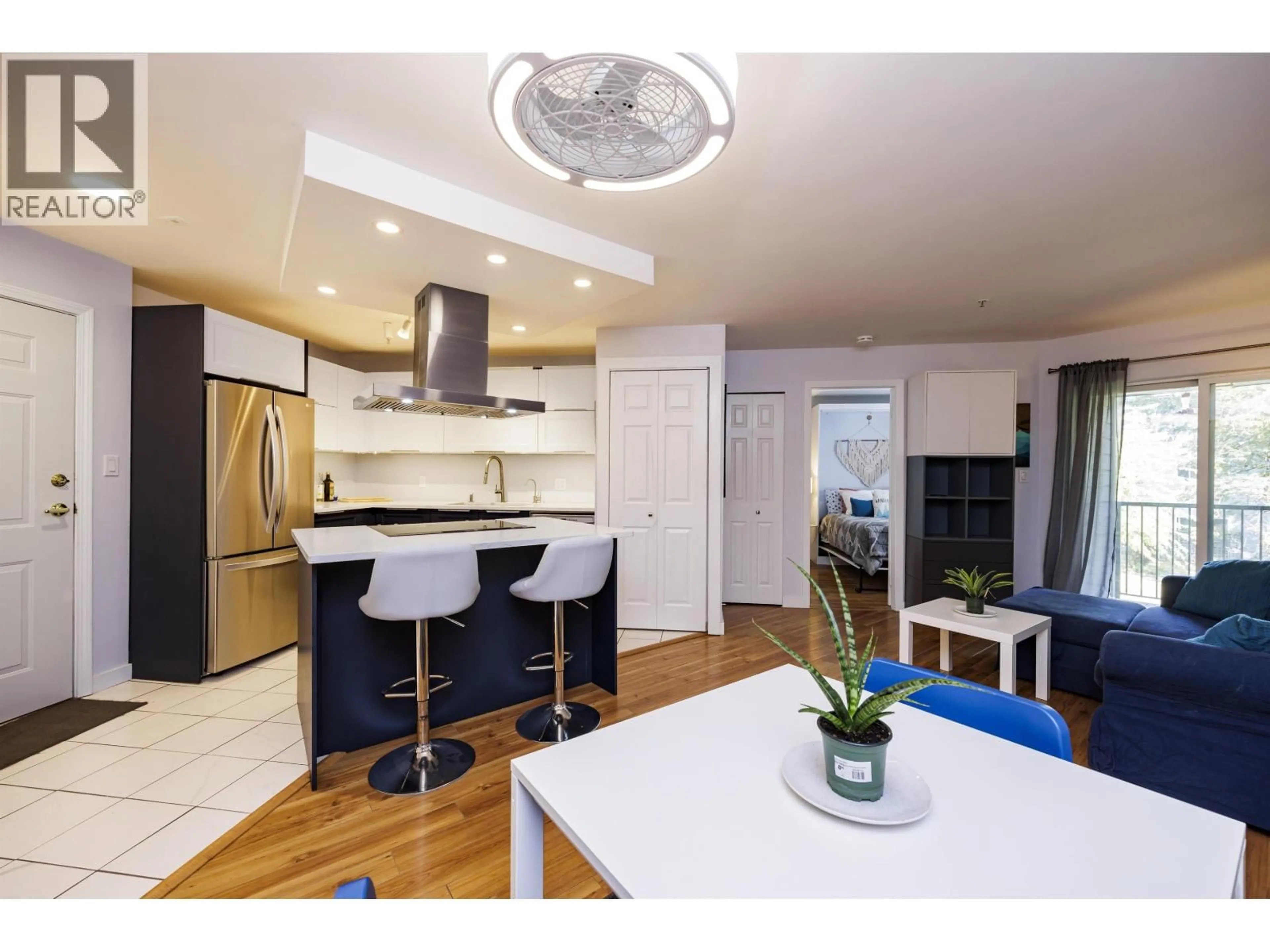 Open concept kitchen, unknown for 209 - 40100 WILLOW CRESCENT, Squamish British Columbia V8B0L8