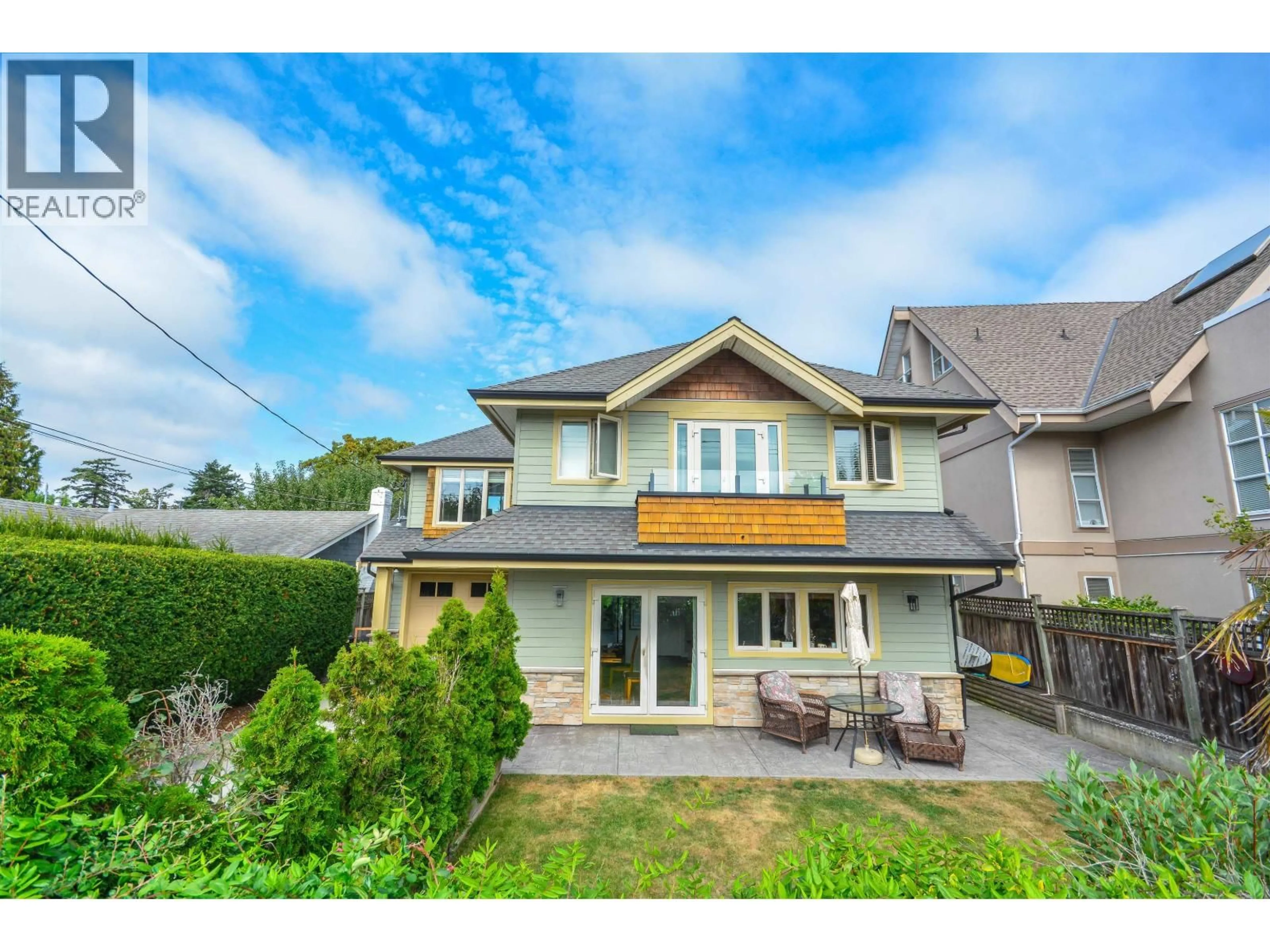 A pic from outside/outdoor area/front of a property/back of a property/a pic from drone, street for 6763 SEAVIEW ROAD, Delta British Columbia V4L1A2