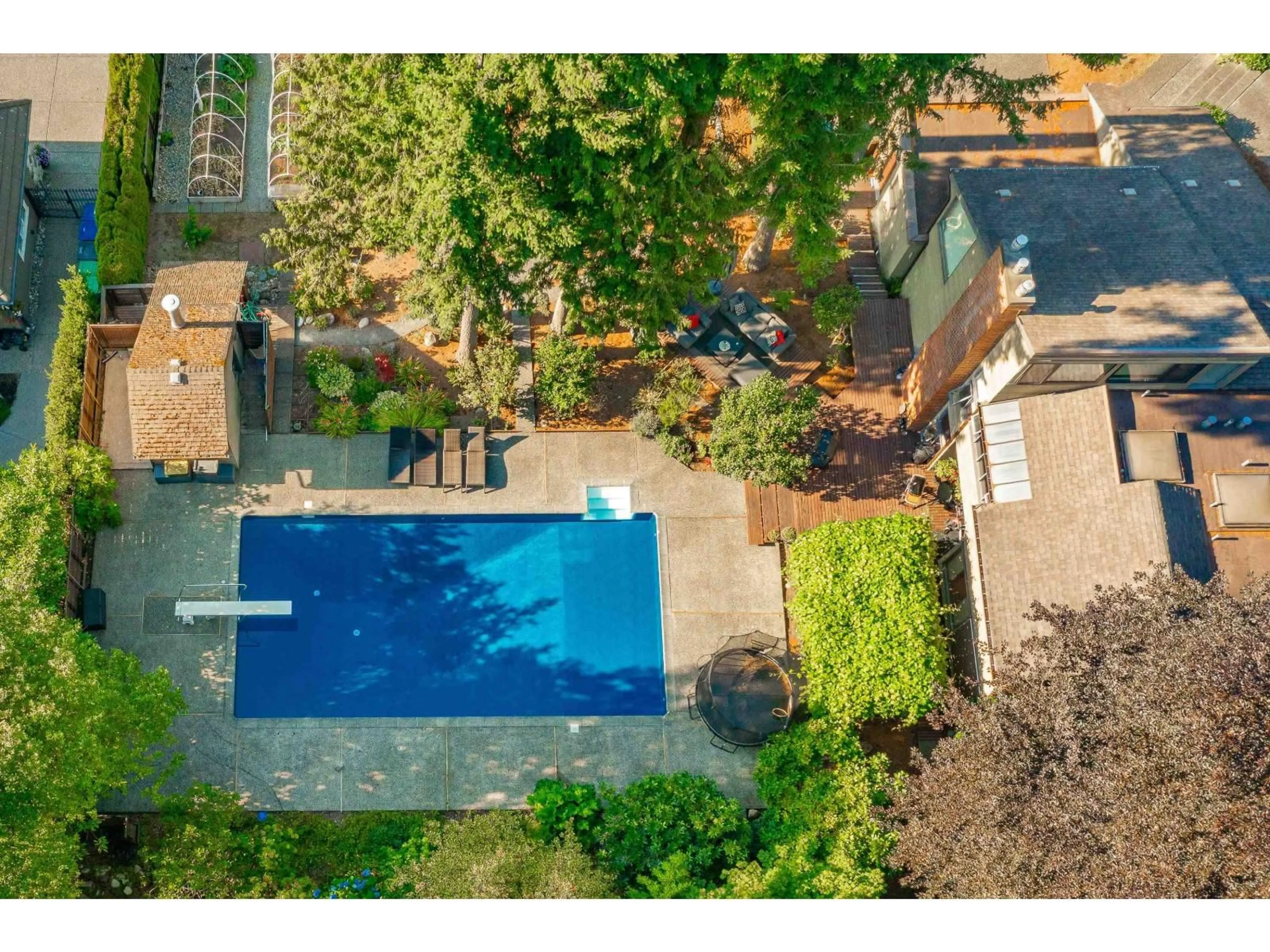 A pic from outside/outdoor area/front of a property/back of a property/a pic from drone, unknown for 14450 34, Surrey British Columbia V4P3L2