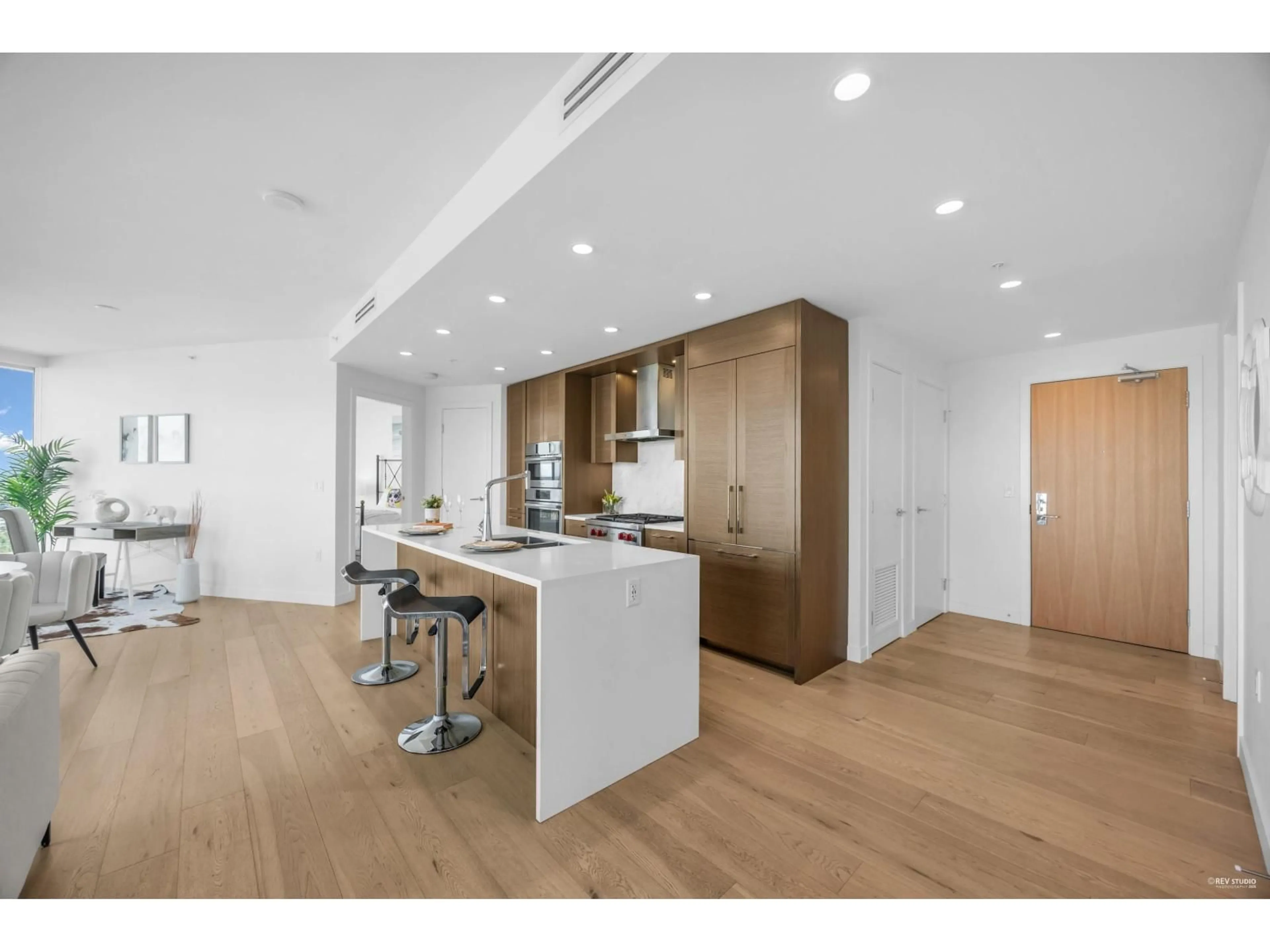 Open concept kitchen, wood/laminate floor for 703 - 1439 GEORGE, White Rock British Columbia V4B0B9