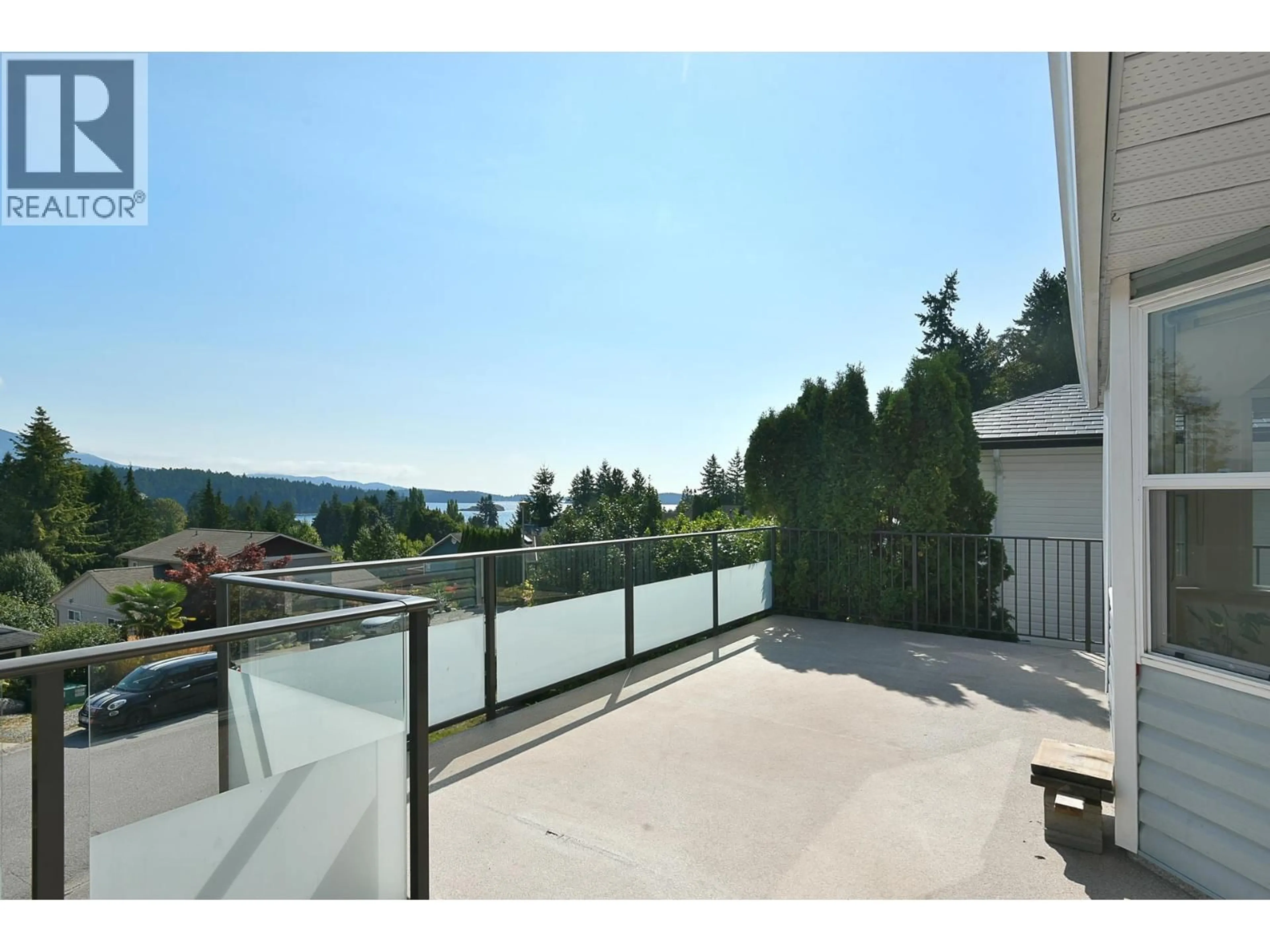 Patio, water/lake/river/ocean view for 808 BAYVIEW HEIGHTS ROAD, Gibsons British Columbia V0N1V8