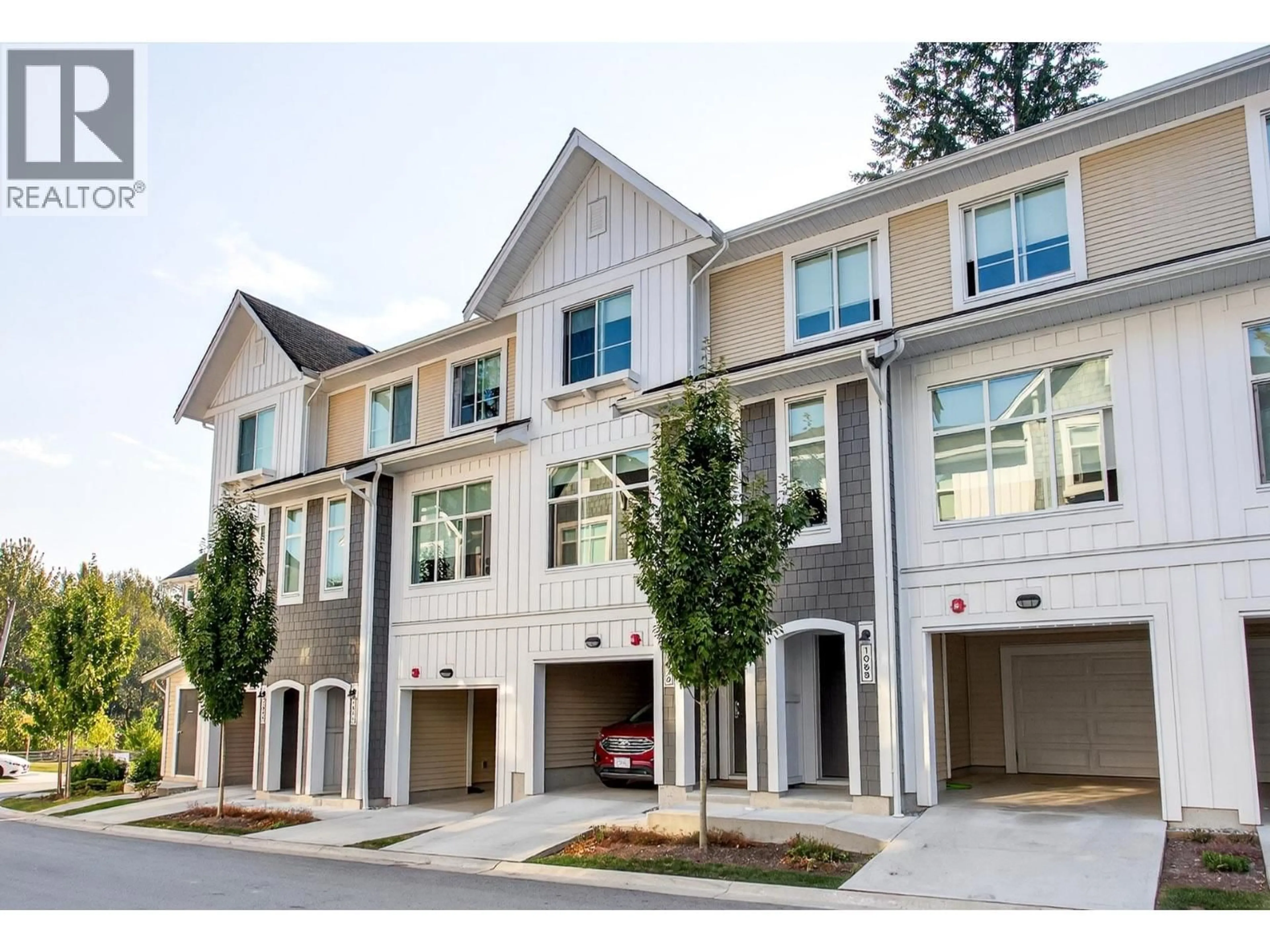 Home with vinyl exterior material, street for 1070 - 11280 PAZARENA PLACE, Maple Ridge British Columbia V2X9H8