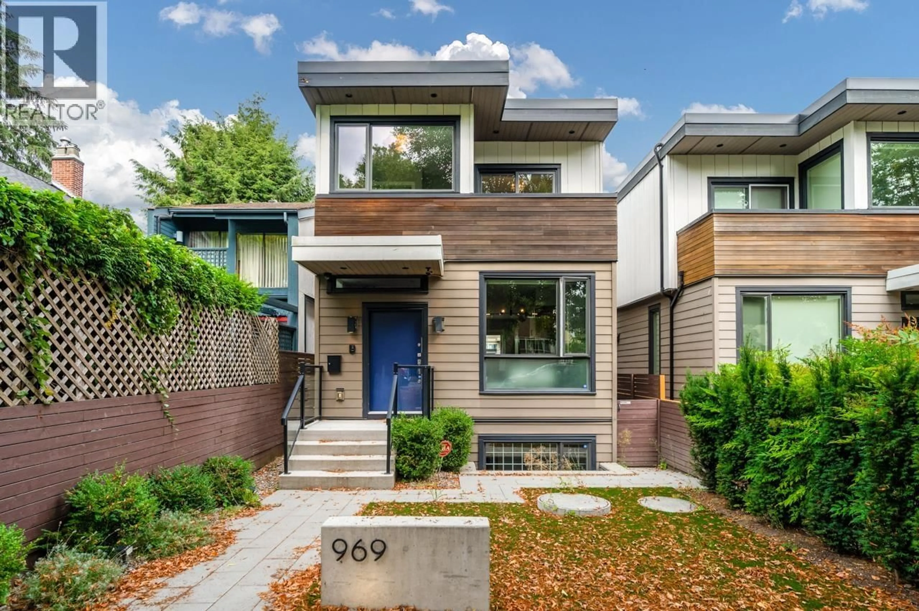 Home with brick exterior material, street for 969 18TH AVENUE, Vancouver British Columbia V5Z1W4