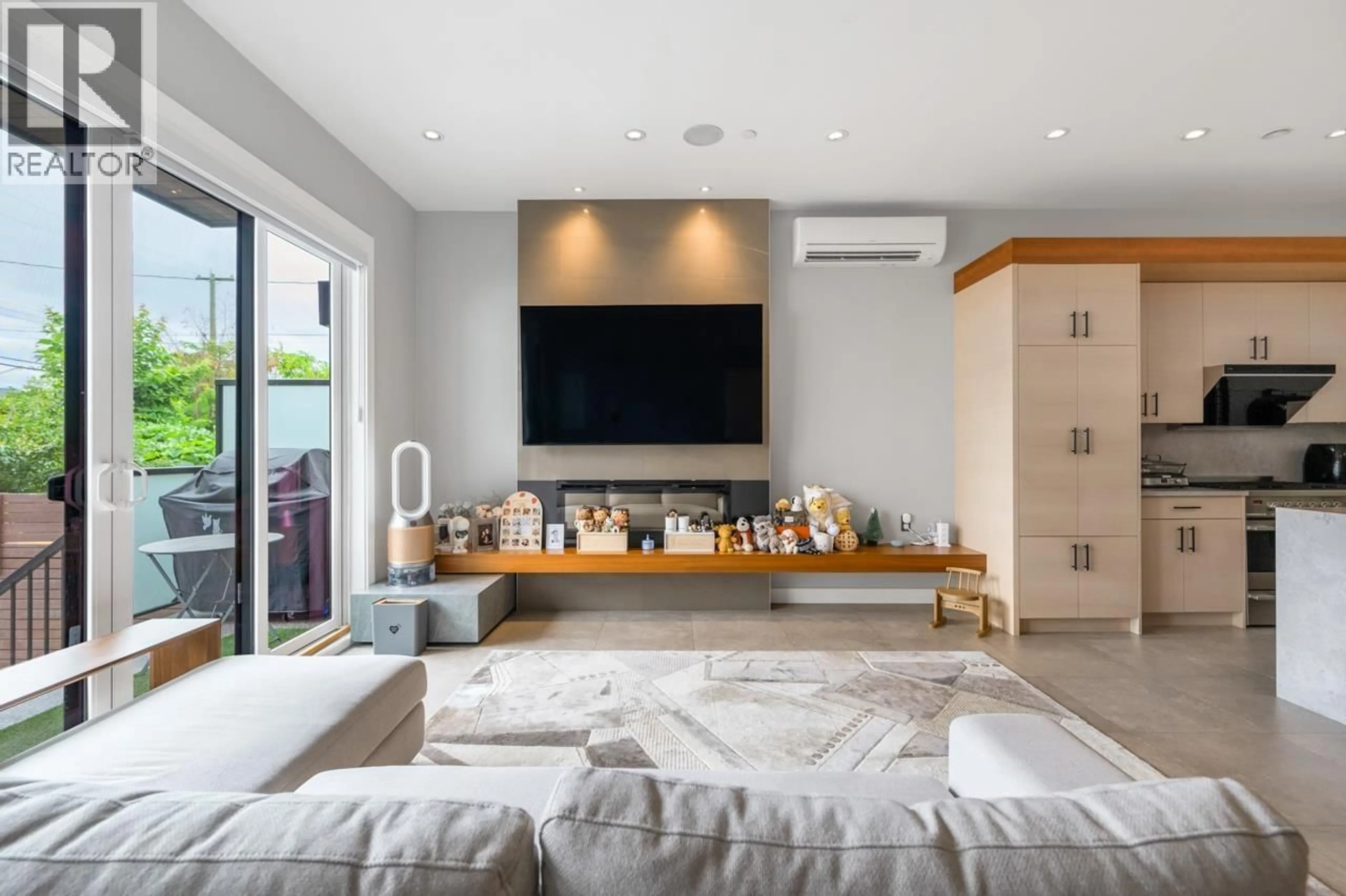 Home theater for 969 18TH AVENUE, Vancouver British Columbia V5Z1W4