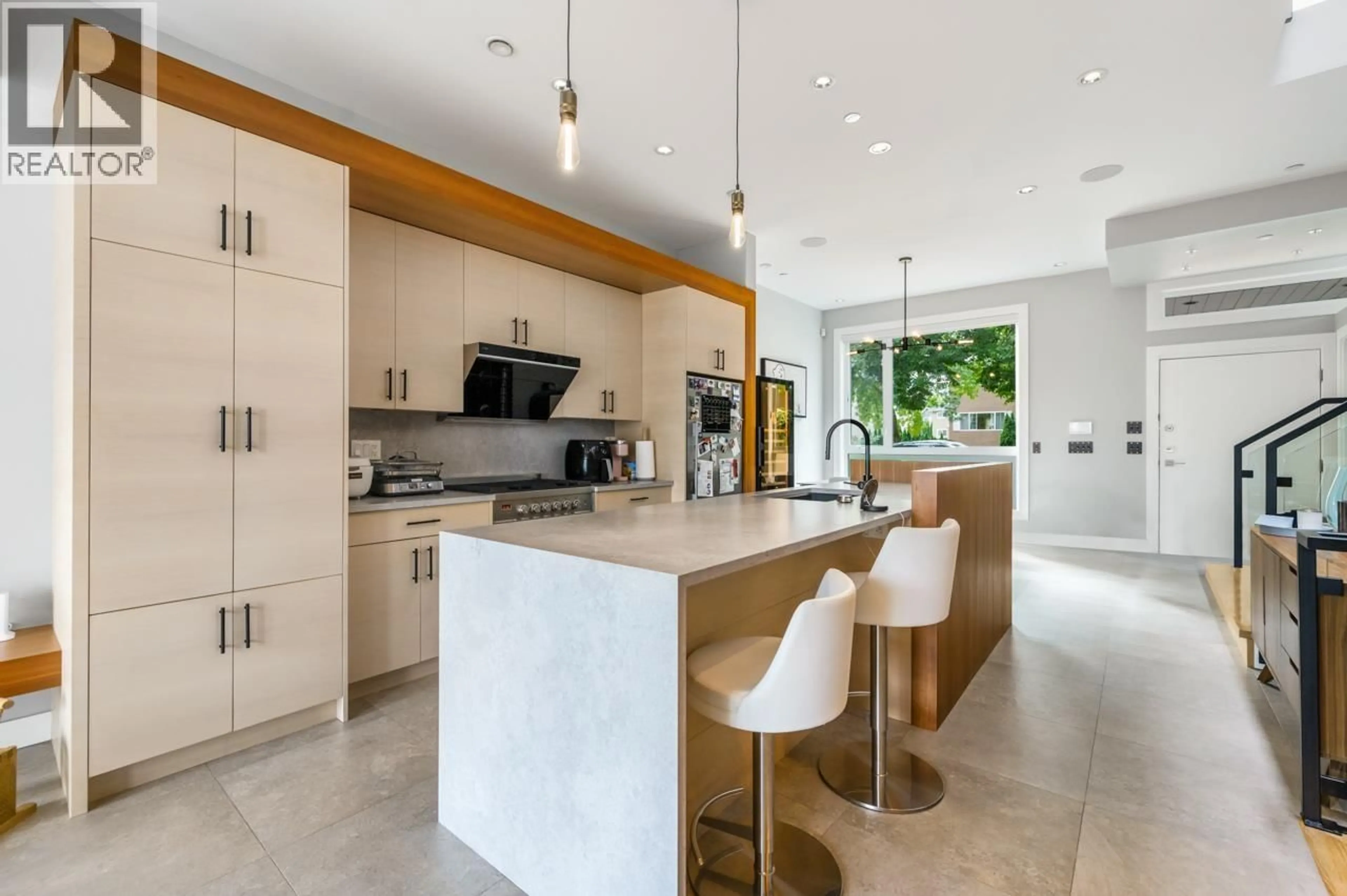 Contemporary kitchen, ceramic/tile floor for 969 18TH AVENUE, Vancouver British Columbia V5Z1W4