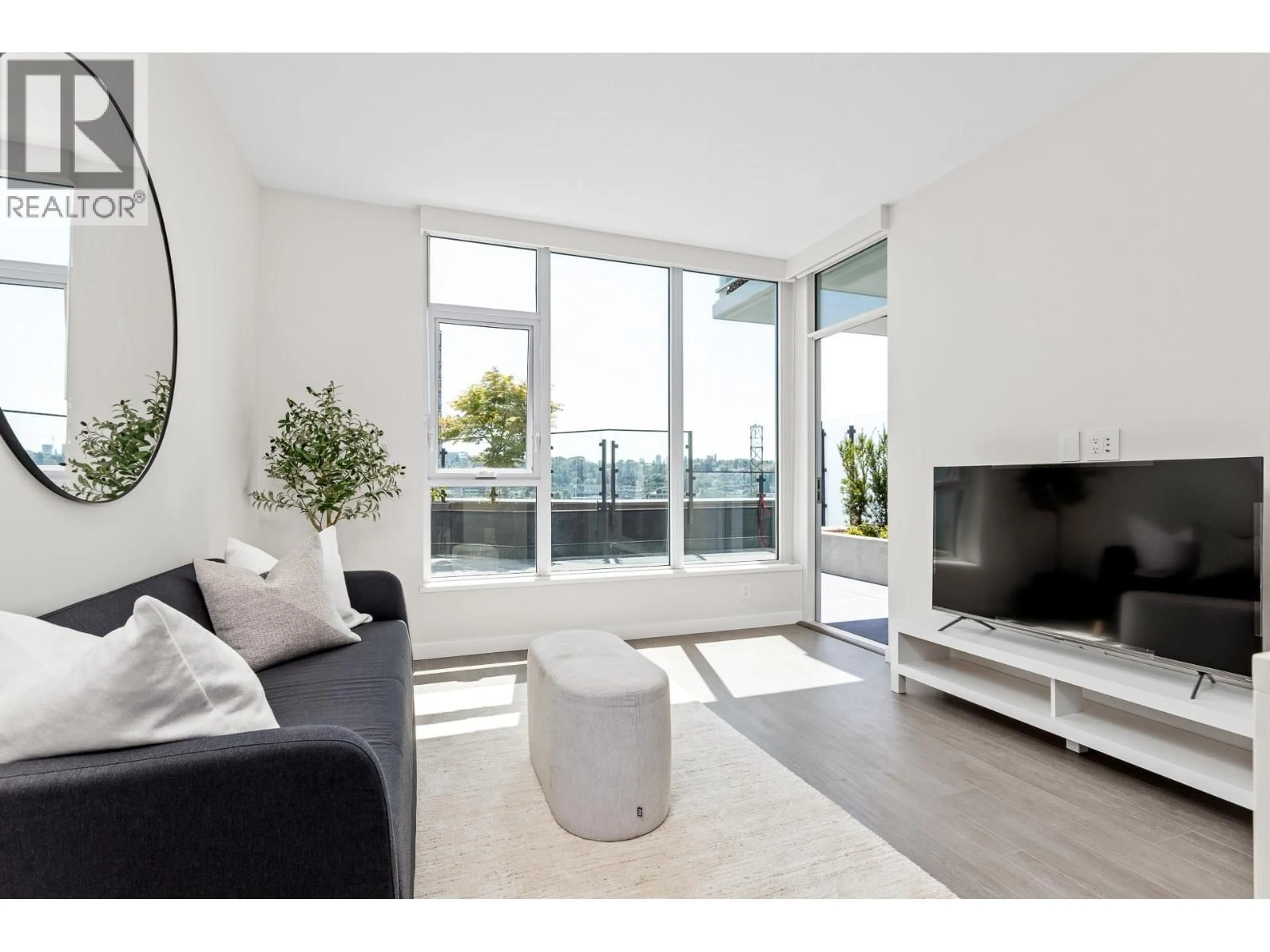 Living room with furniture, unknown for 601 - 2186 GILMORE AVENUE, Burnaby British Columbia V5C0N7