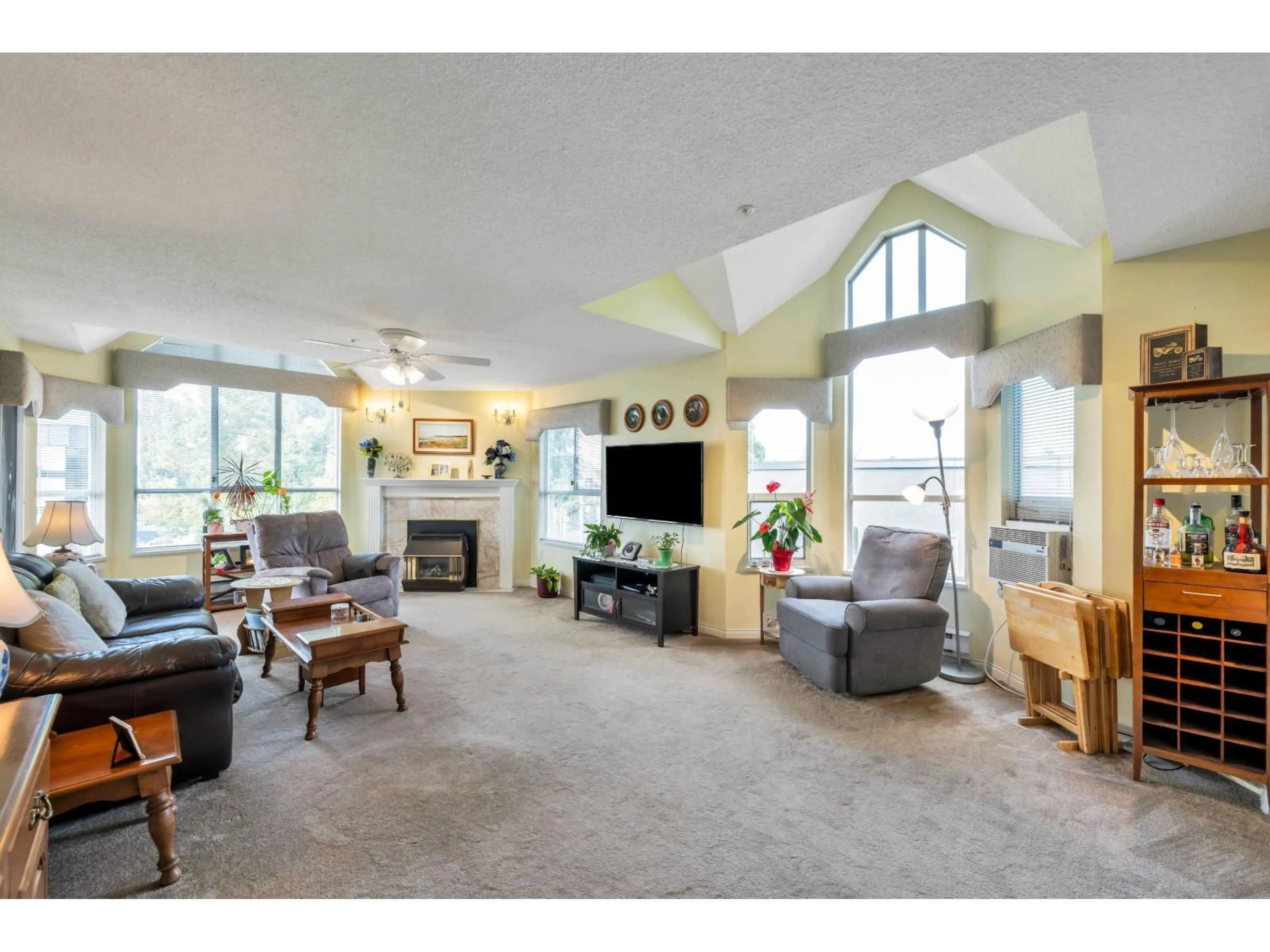 Living room with furniture, unknown for 408 - 5646 200, Langley British Columbia V3A1M8