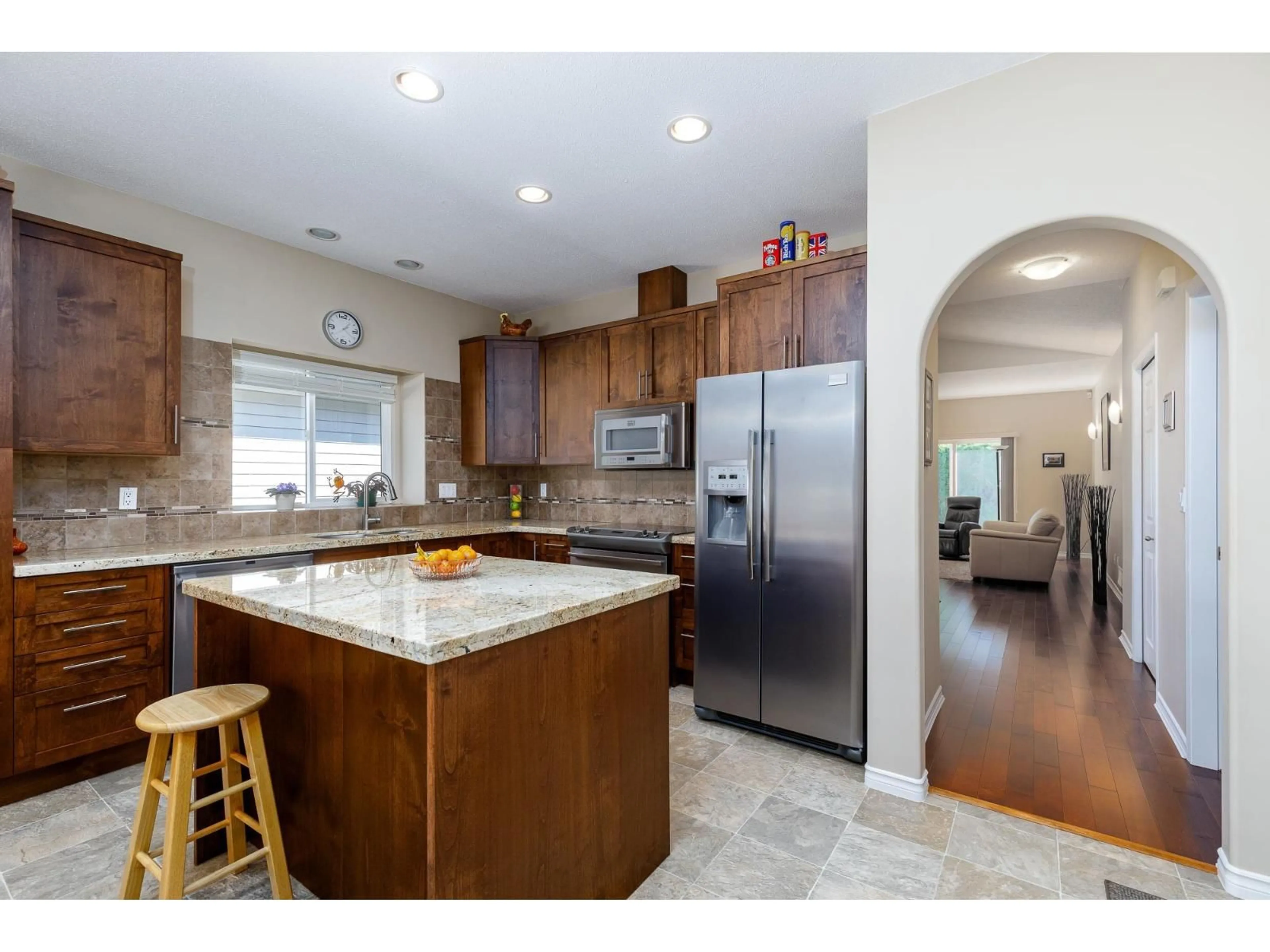 Open concept kitchen, ceramic/tile floor for 15 - 18939 65, Surrey British Columbia V3S8Y2