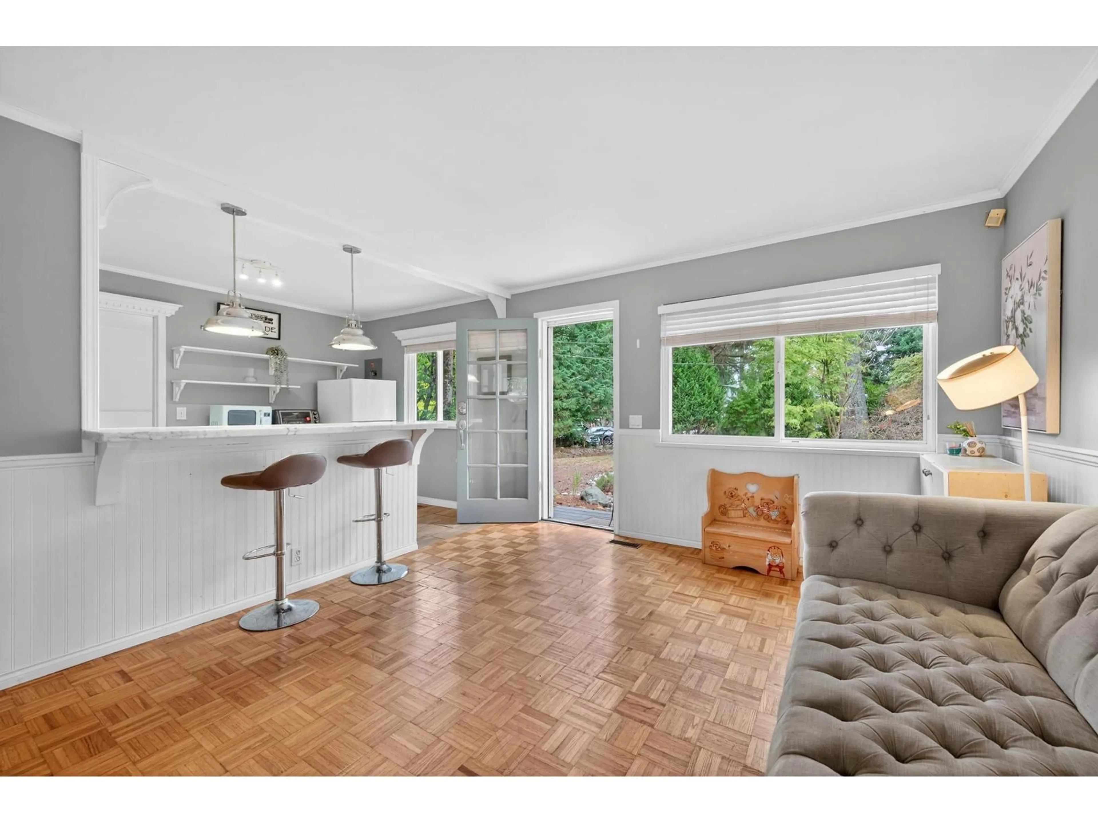 Open concept kitchen, unknown for 1554 128A, Surrey British Columbia V4A3X5