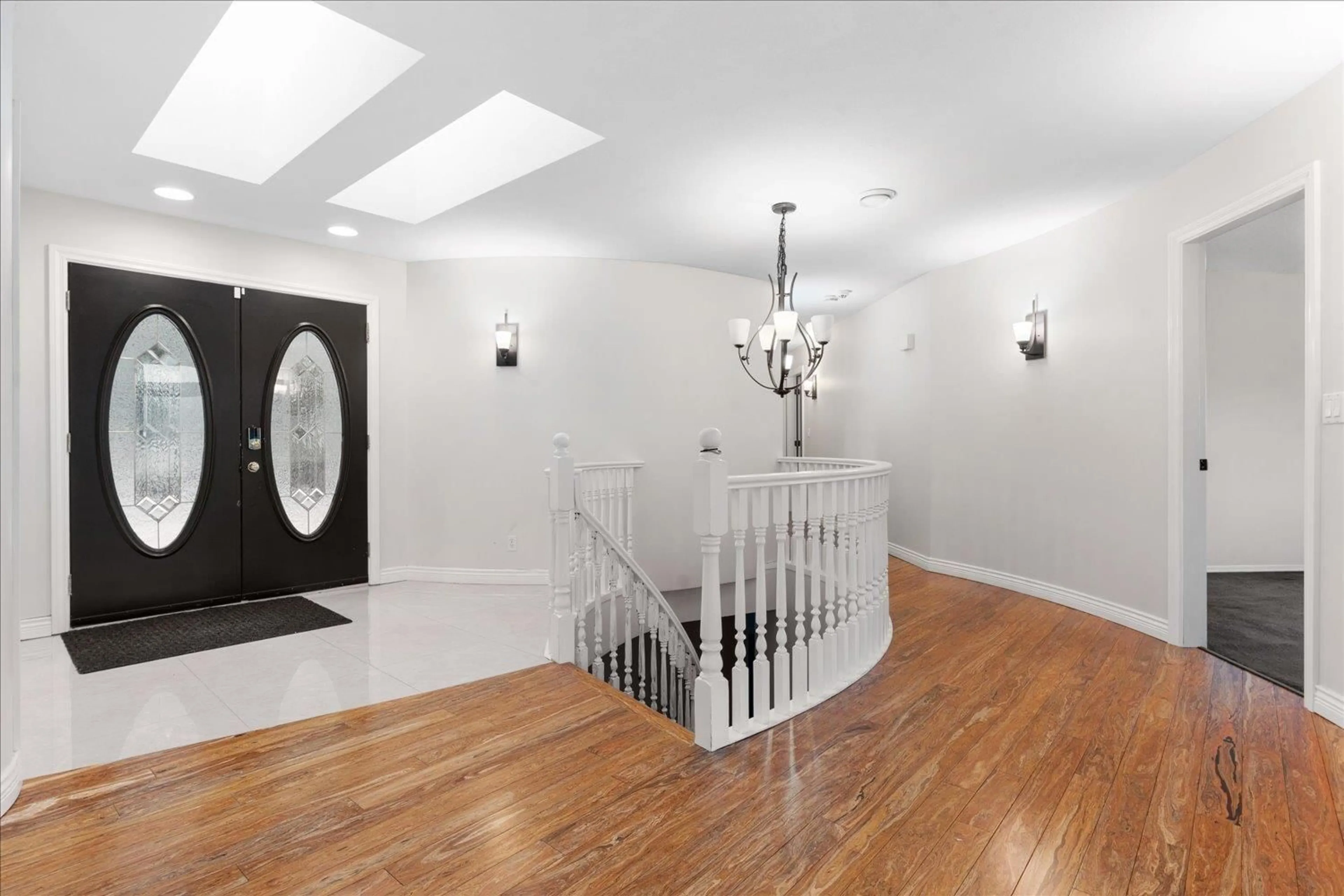 Indoor foyer for 29325 MARSH MCCORMICK, Abbotsford British Columbia V4X2B4