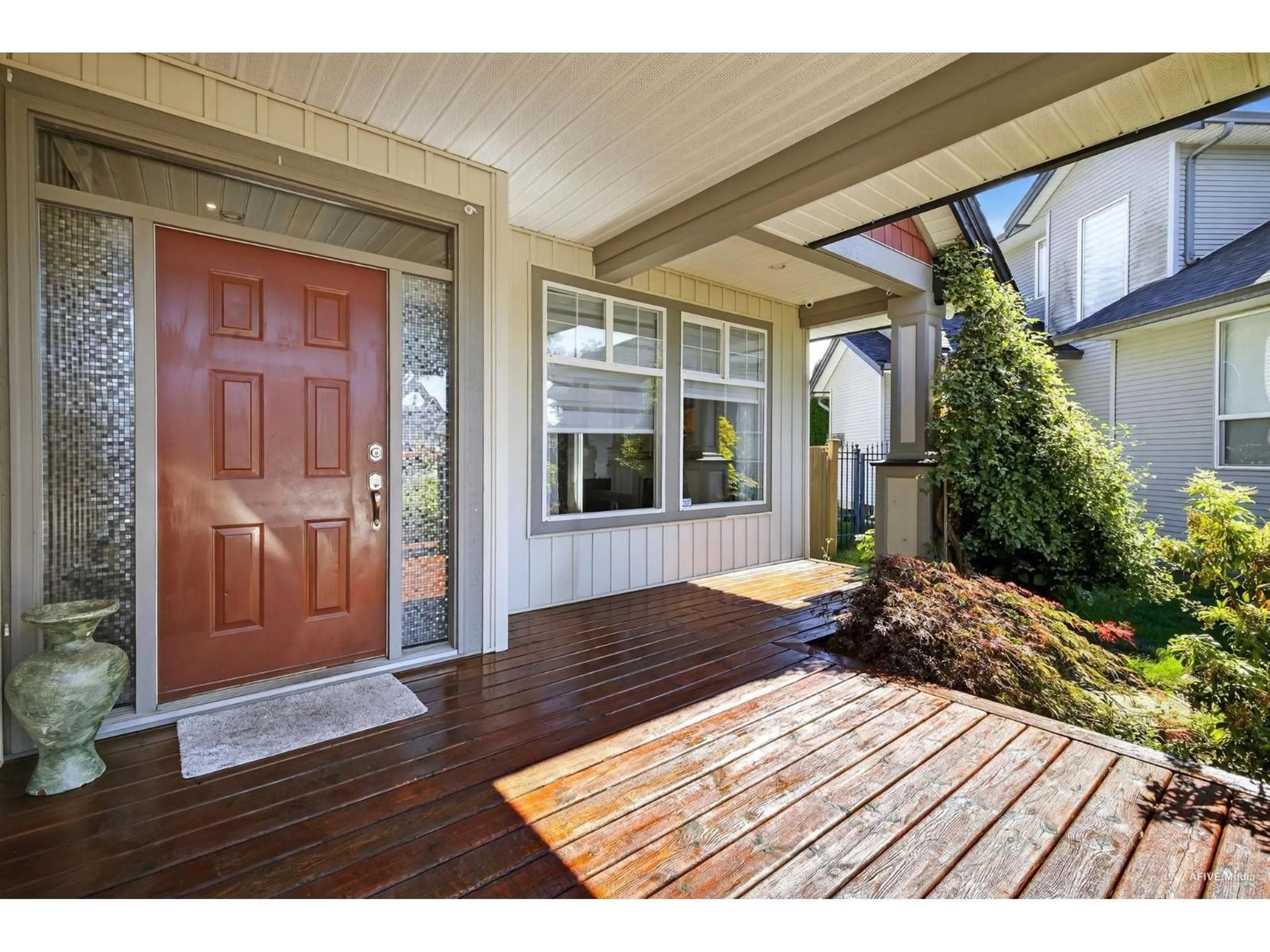 Indoor entryway for 2898 BUFFER, Abbotsford British Columbia V4X2S5