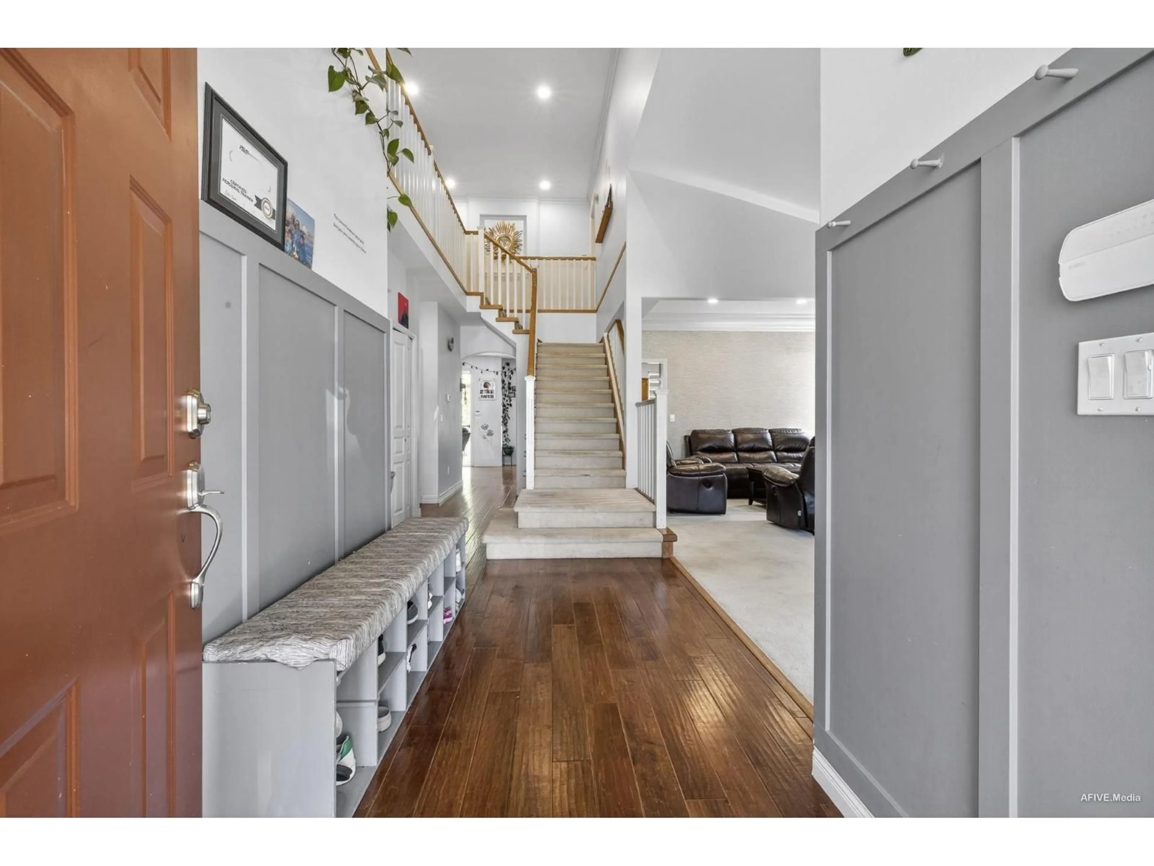 Indoor entryway for 2898 BUFFER, Abbotsford British Columbia V4X2S5