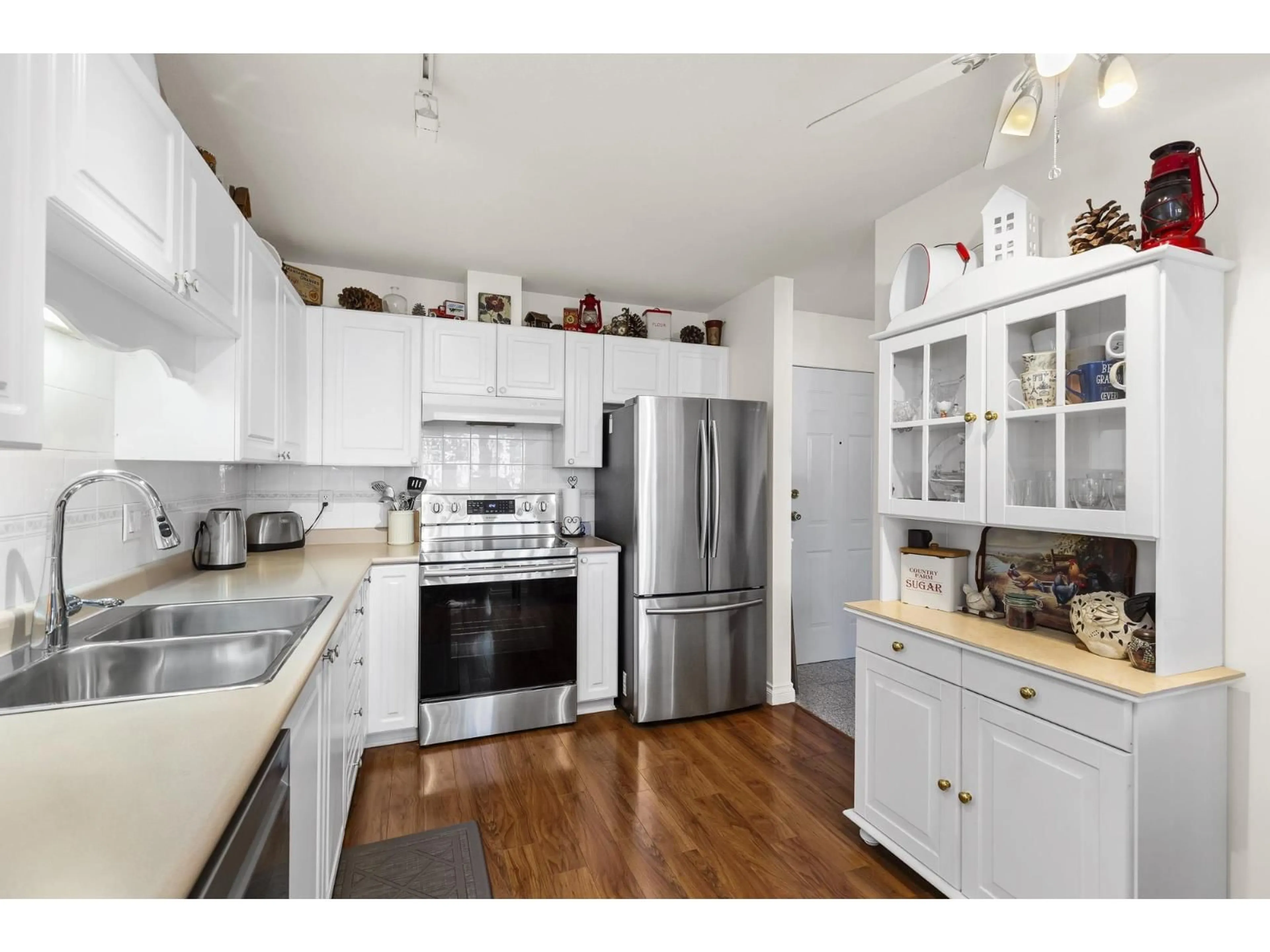 Open concept kitchen, unknown for 412 - 2963 NELSON, Abbotsford British Columbia V2S7L6