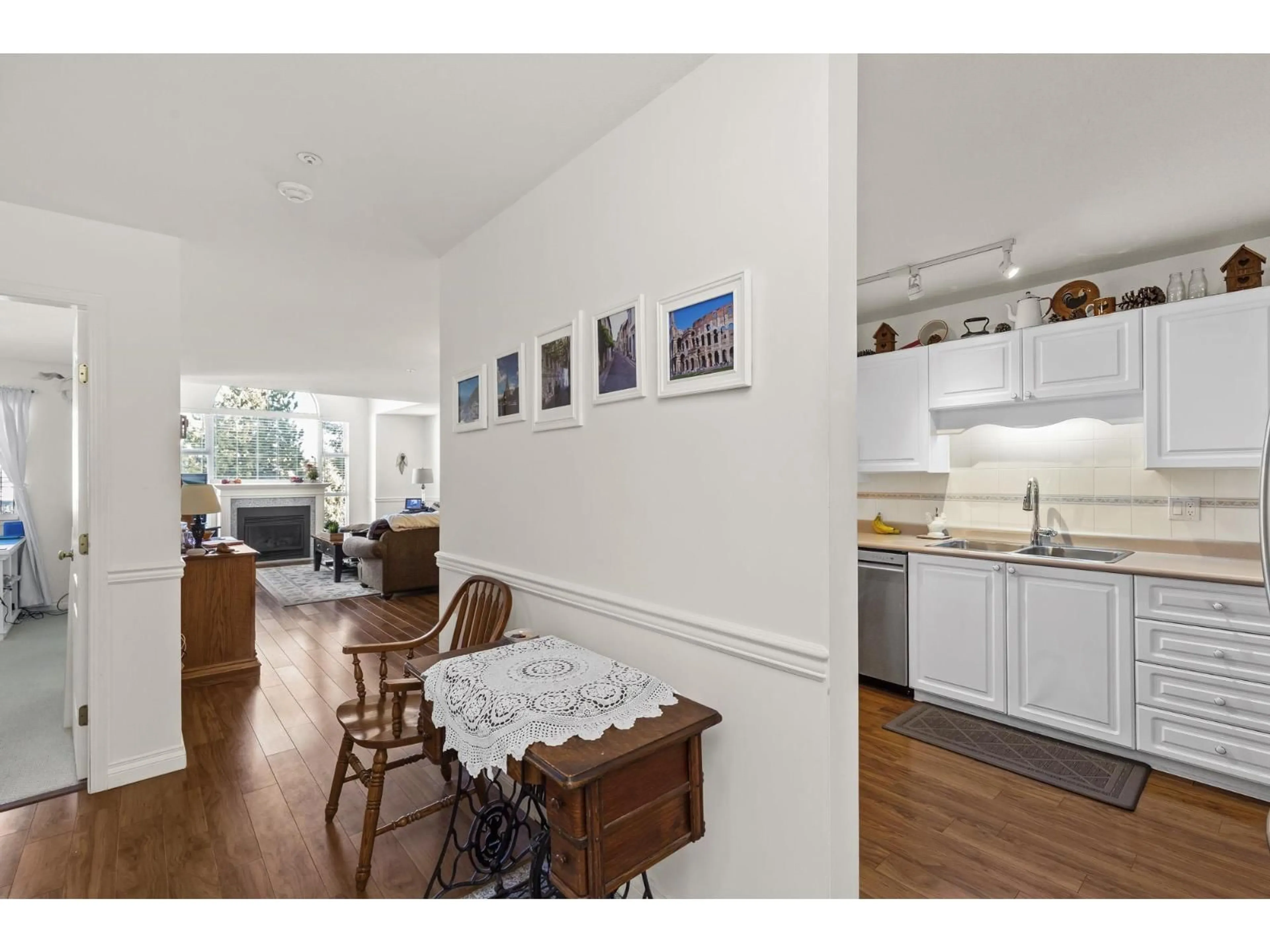 Open concept kitchen, unknown for 412 - 2963 NELSON, Abbotsford British Columbia V2S7L6
