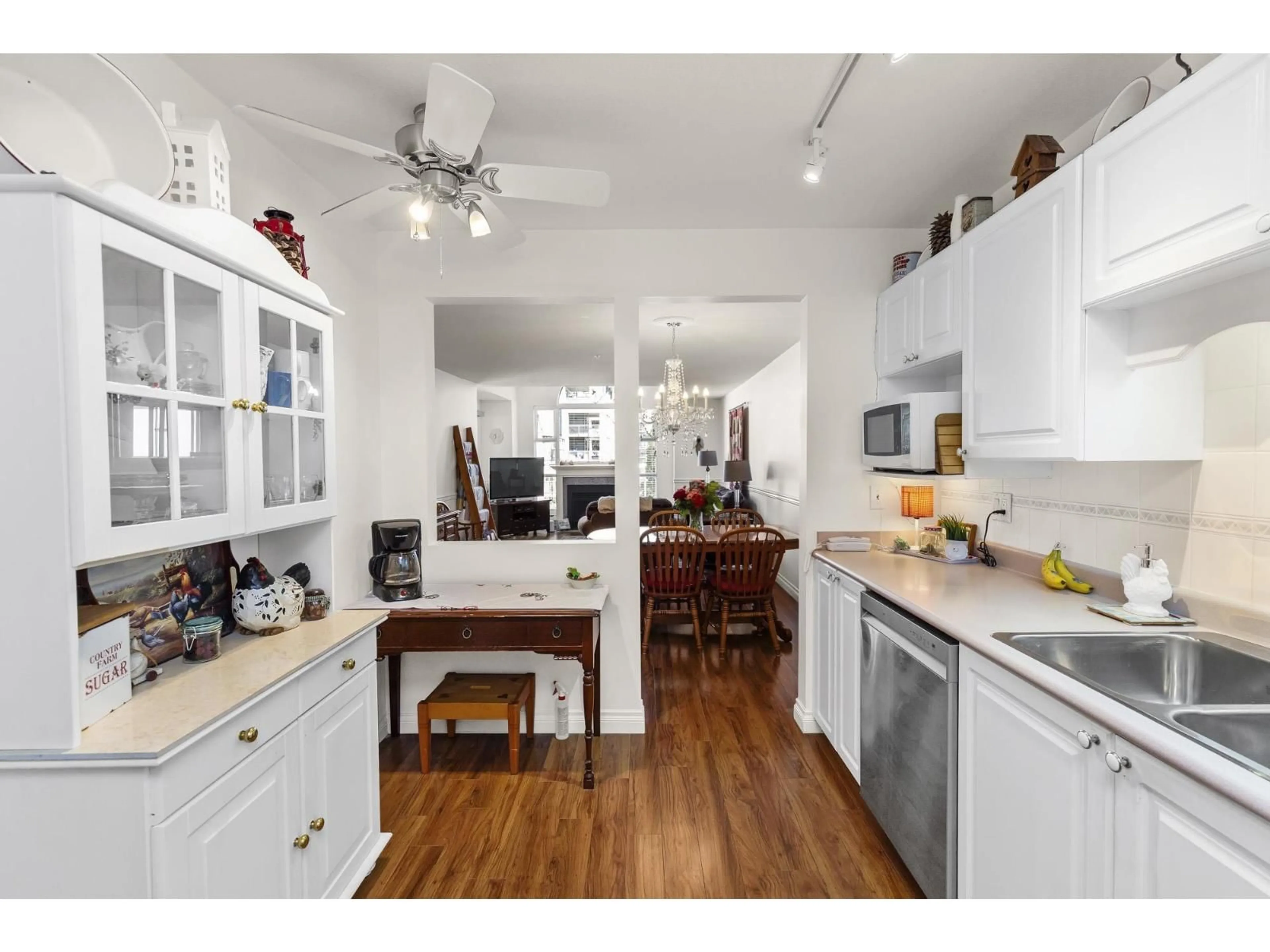 Open concept kitchen, unknown for 412 - 2963 NELSON, Abbotsford British Columbia V2S7L6