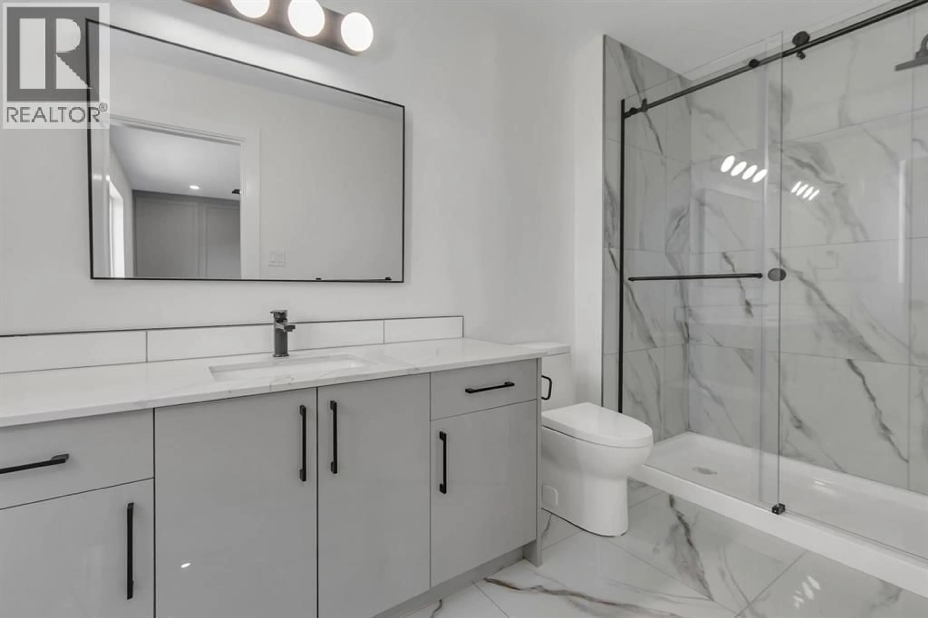 Standard bathroom, ceramic/tile floor for 1204 - 2395 ROWE STREET, Prince George British Columbia V2N0K5