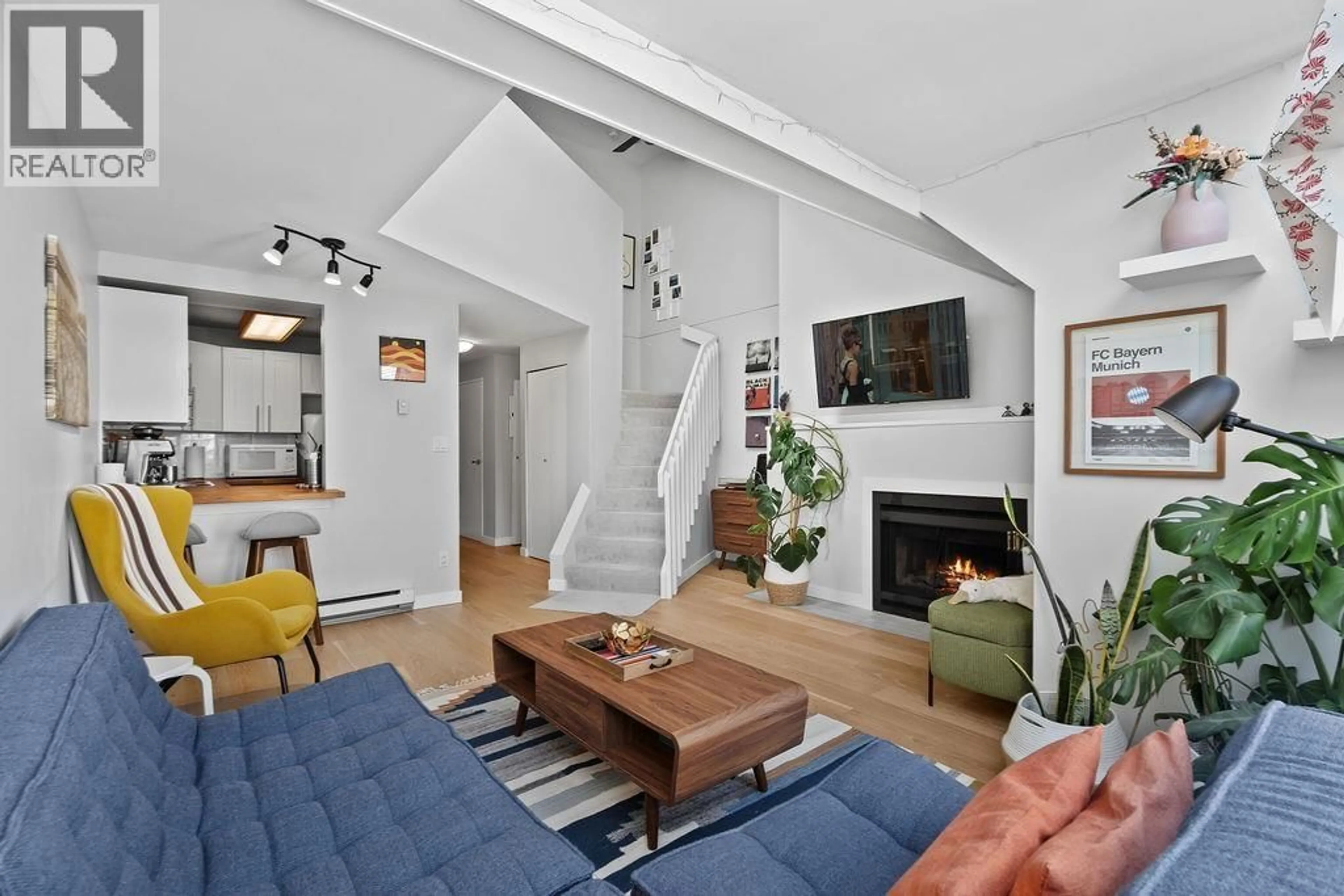 Living room with furniture, unknown for 317 - 7431 BLUNDELL ROAD, Richmond British Columbia V6Y3G8