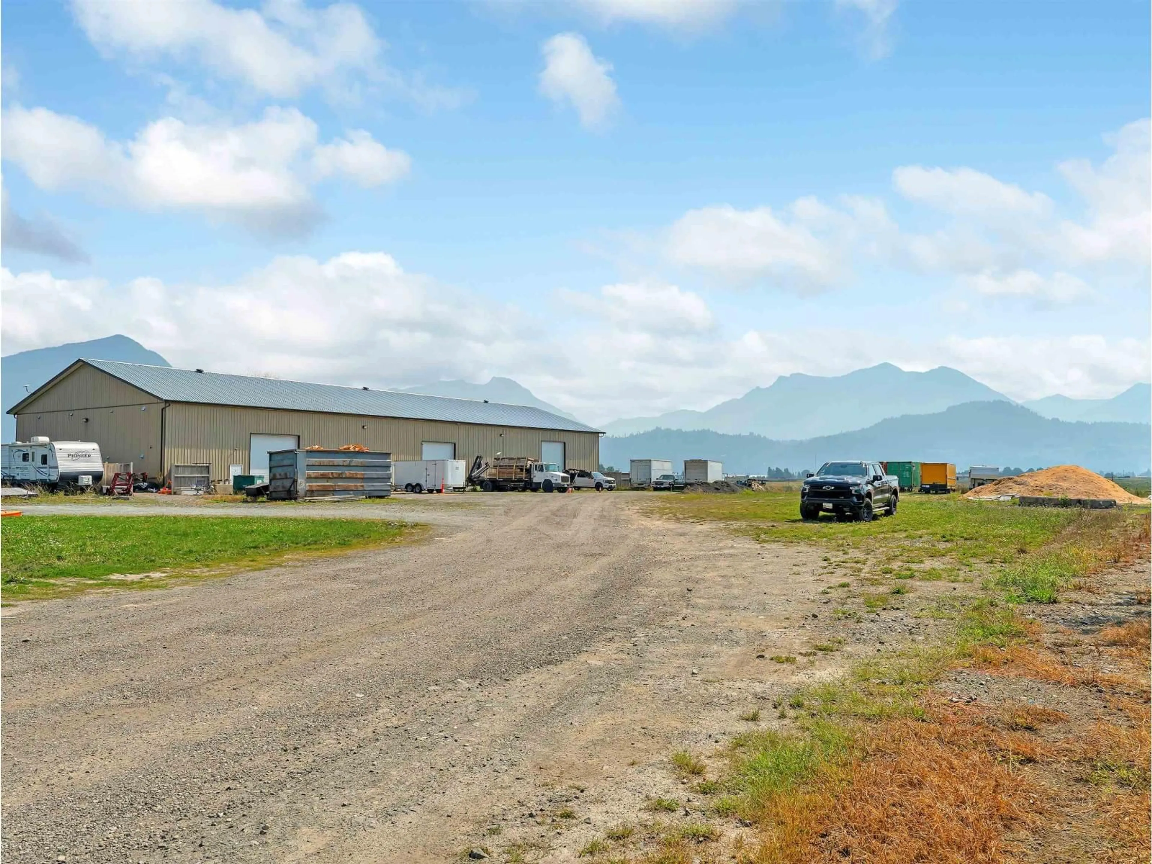 Unknown for 46950 CHILLIWACK CENTRAL ROAD, Chilliwack British Columbia V2P8C5