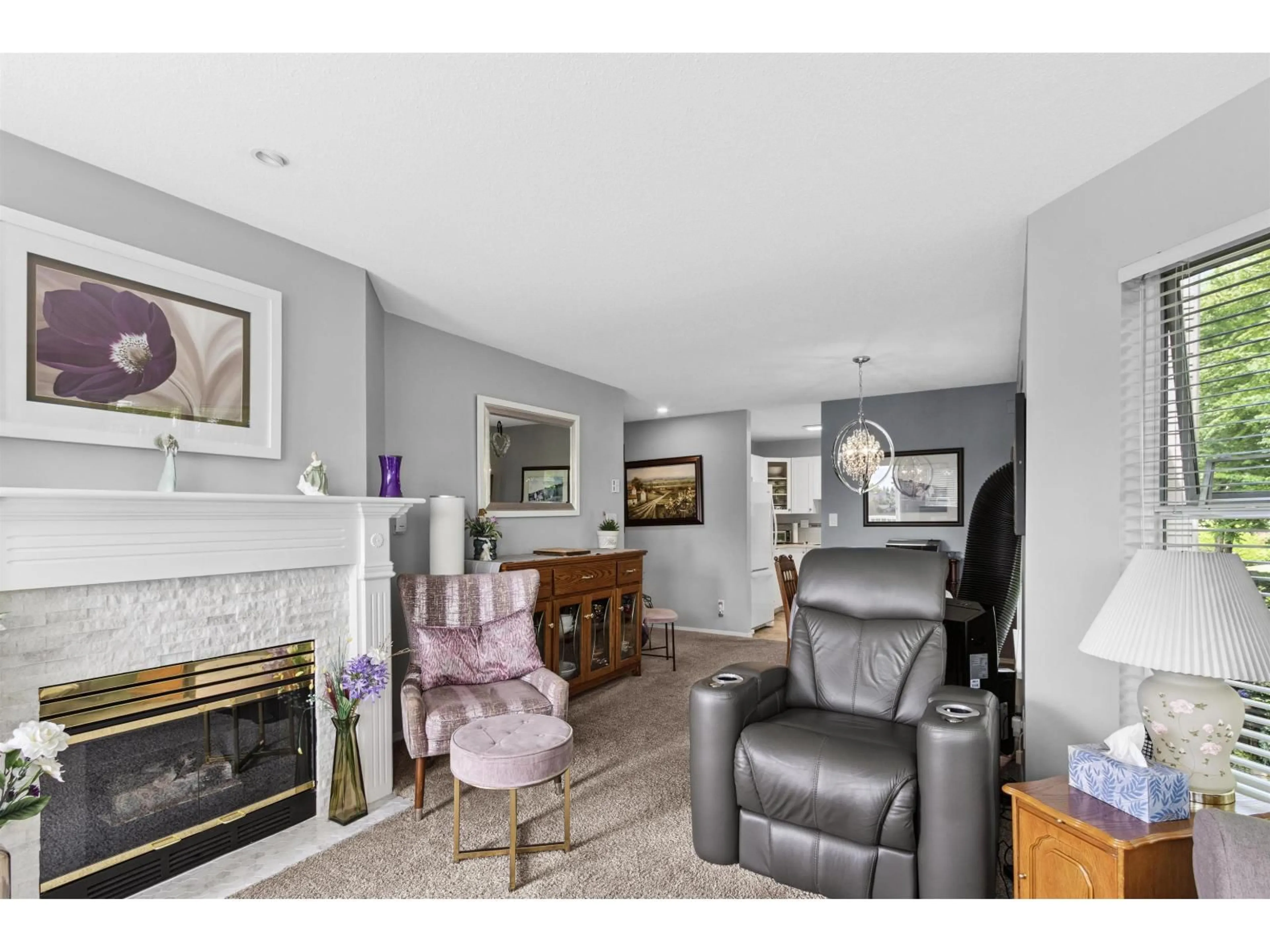 Living room with furniture, unknown for 206 - 15150 108, Surrey British Columbia V3R0V1