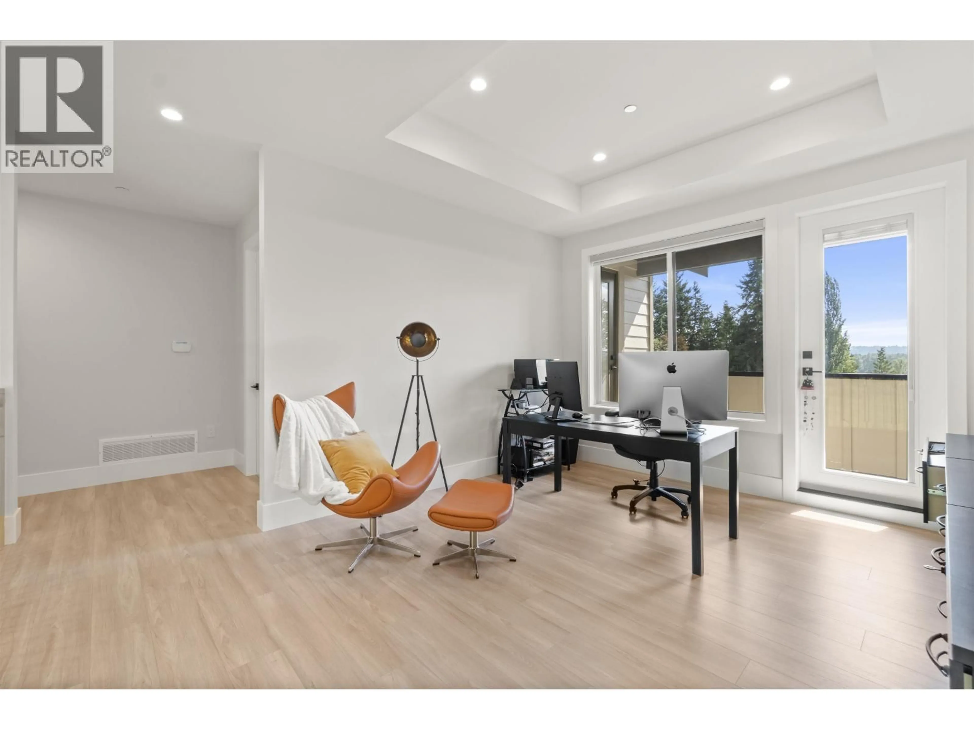 Living room with furniture, unknown for 27107 RIVER ROAD, Maple Ridge British Columbia V2W1M4