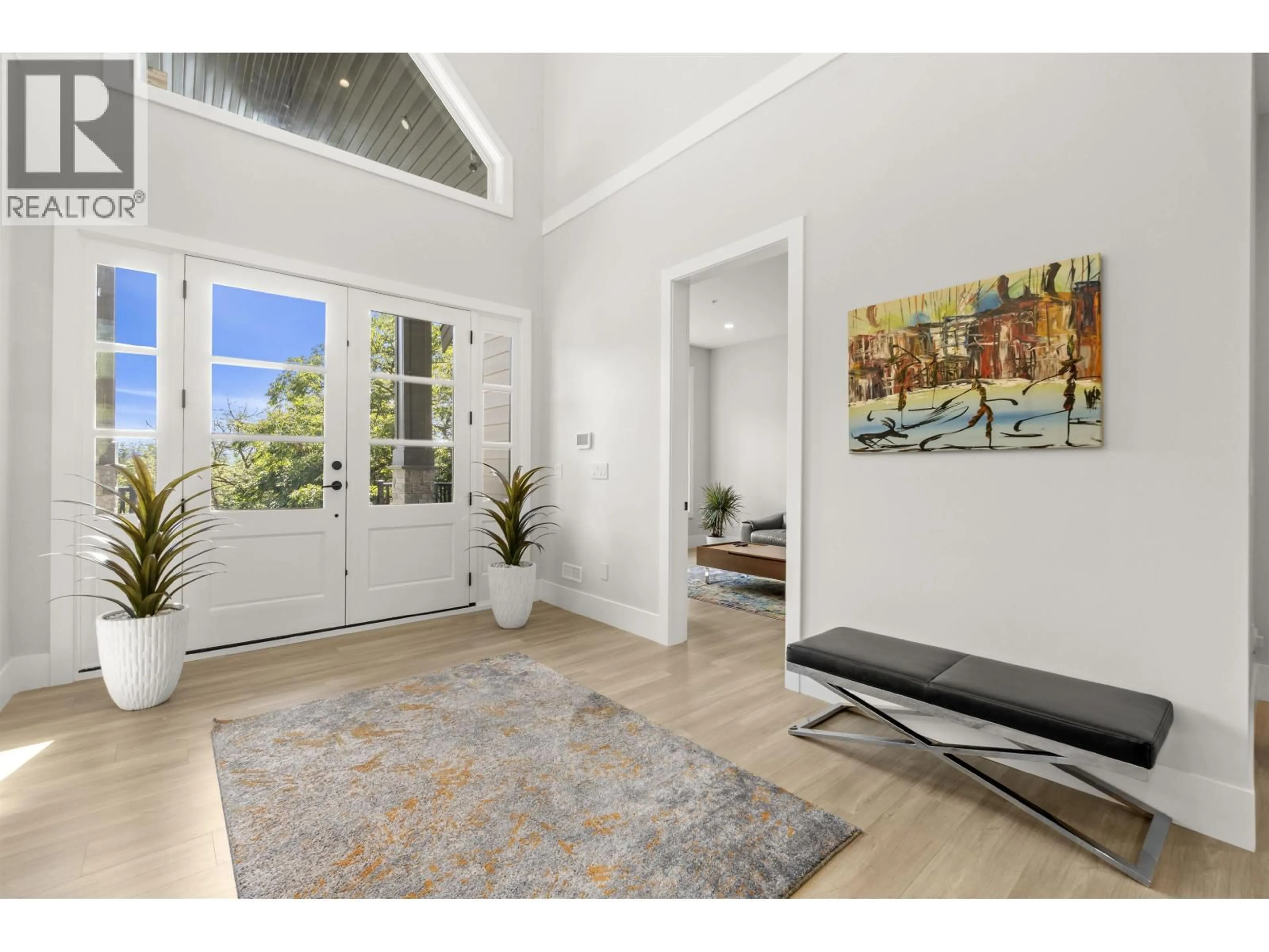 Indoor entryway for 27107 RIVER ROAD, Maple Ridge British Columbia V2W1M4