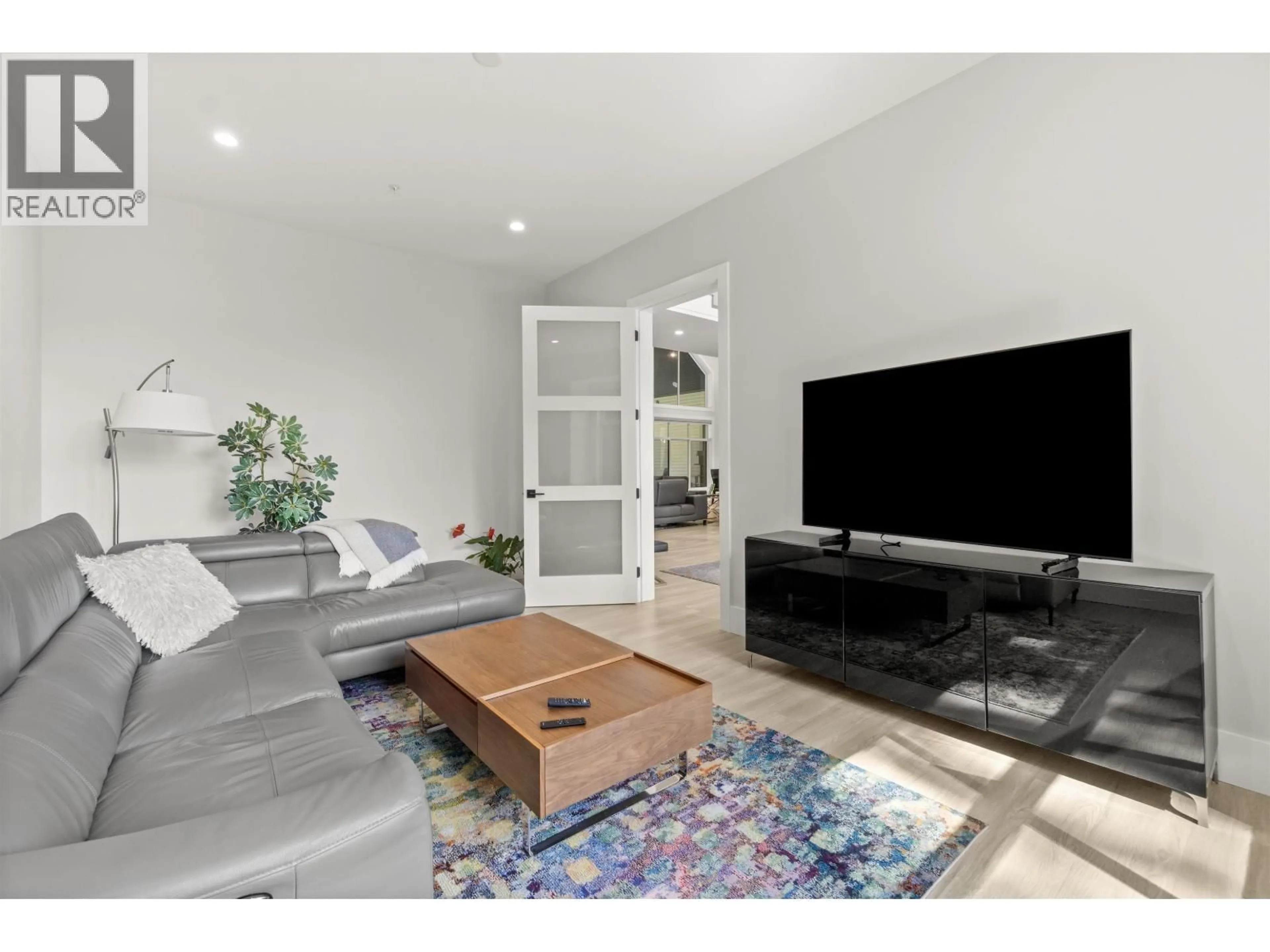 Living room with furniture, unknown for 27107 RIVER ROAD, Maple Ridge British Columbia V2W1M4
