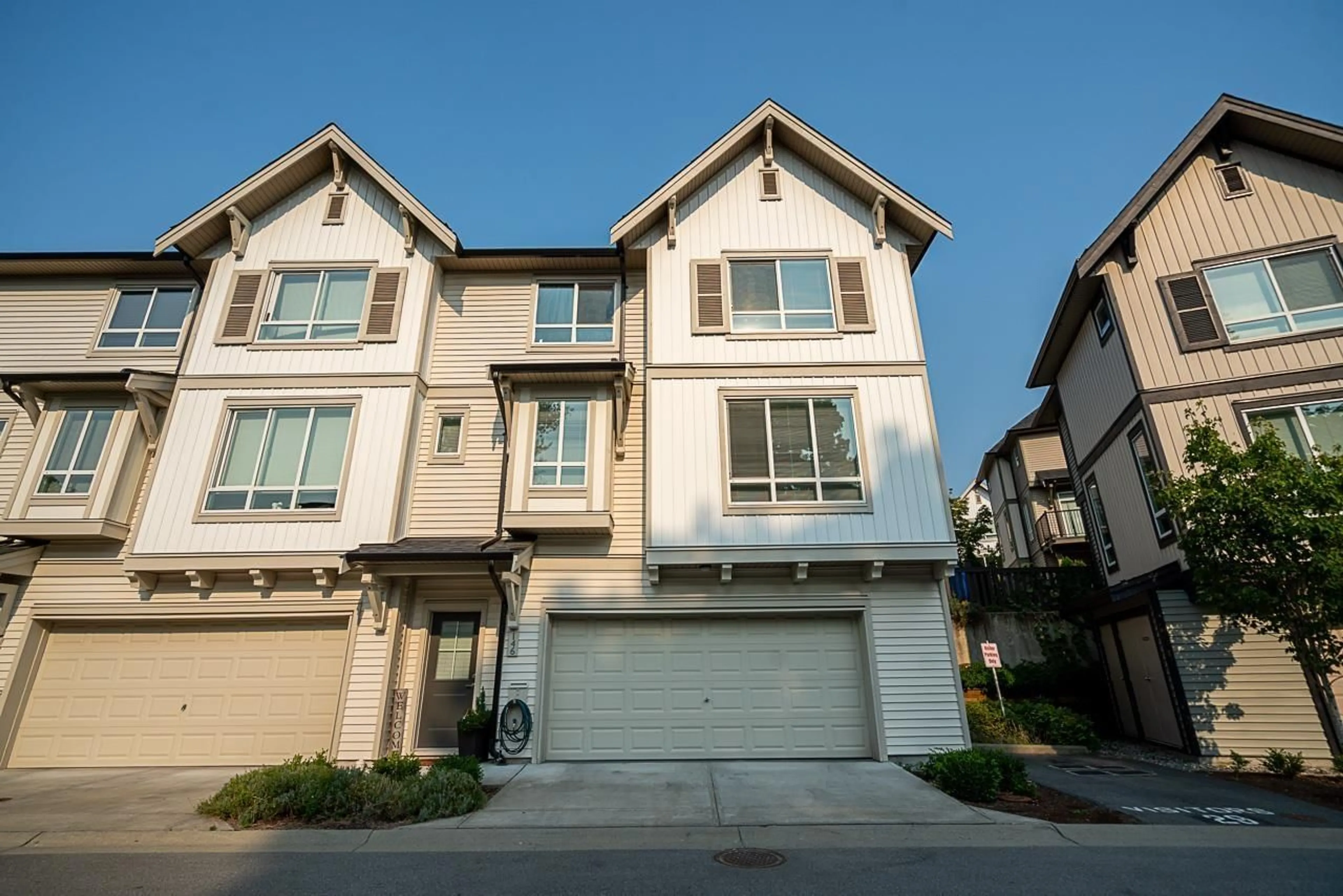 Home with vinyl exterior material, street for 146 - 30930 WESTRIDGE, Abbotsford British Columbia V2T0H6