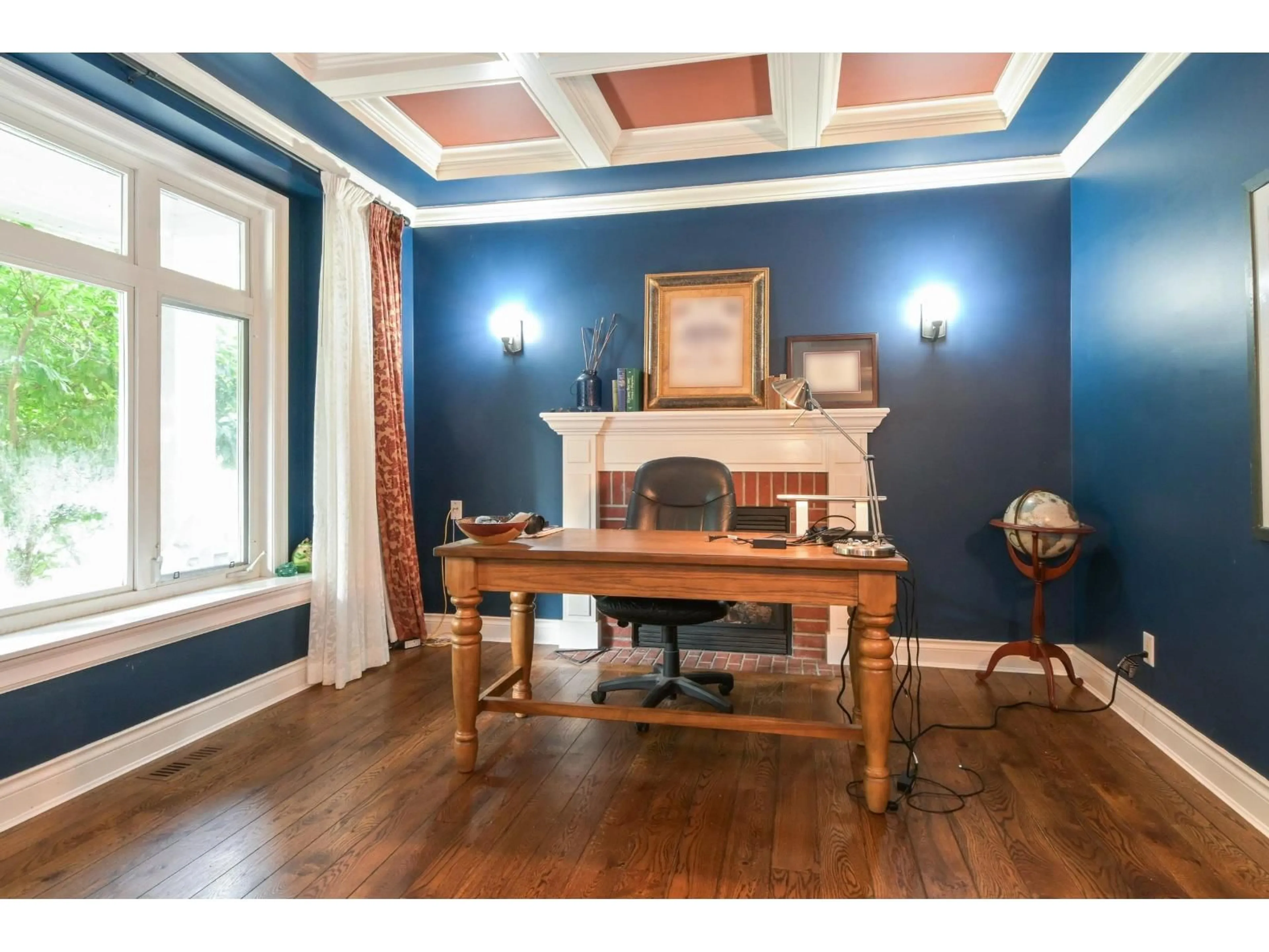 Dining room, wood/laminate floor for 19089 68B, Surrey British Columbia V4N5P5